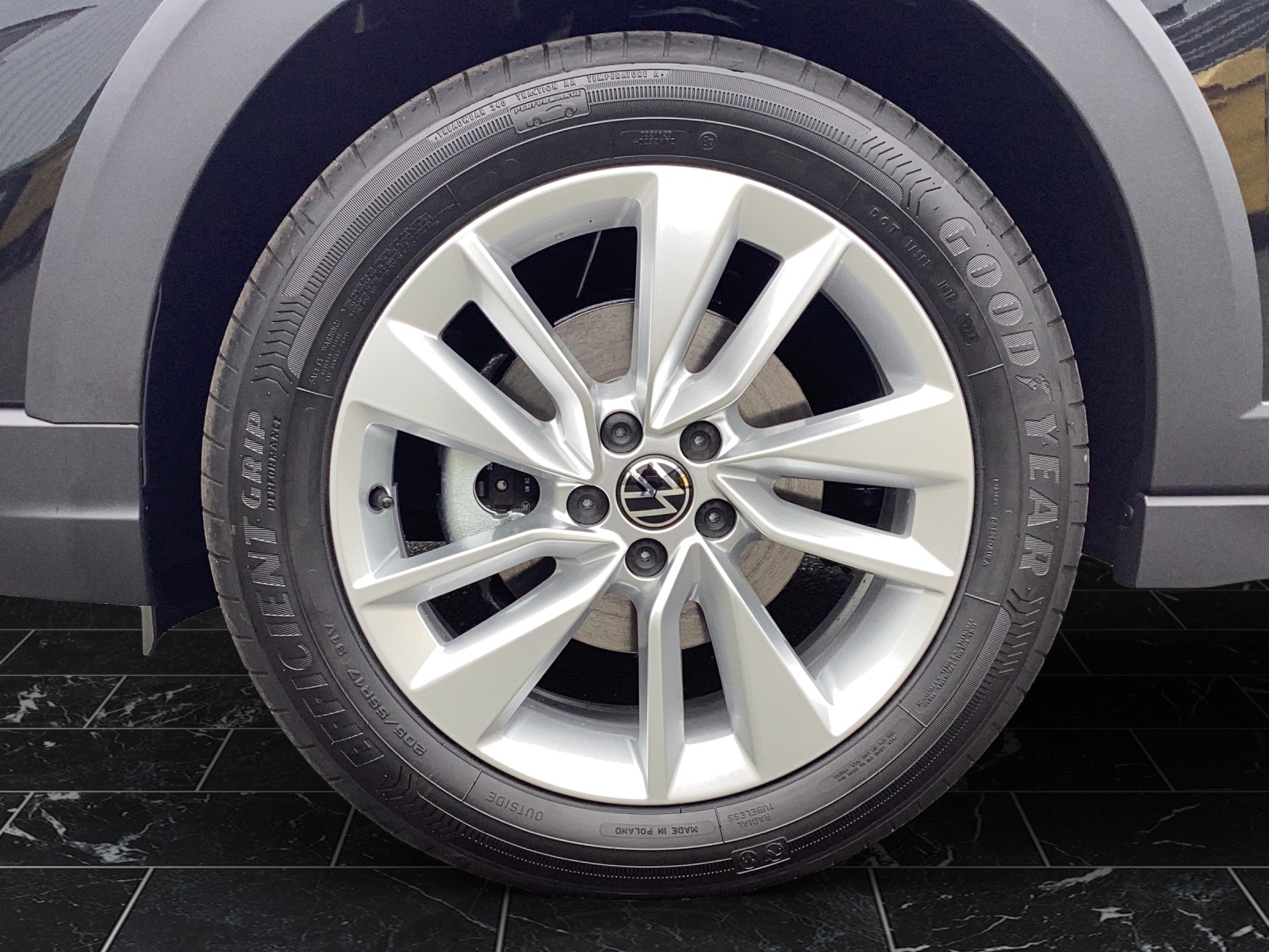Fahrzeugabbildung Volkswagen Taigo Move DSG Matrix DAB Keyless