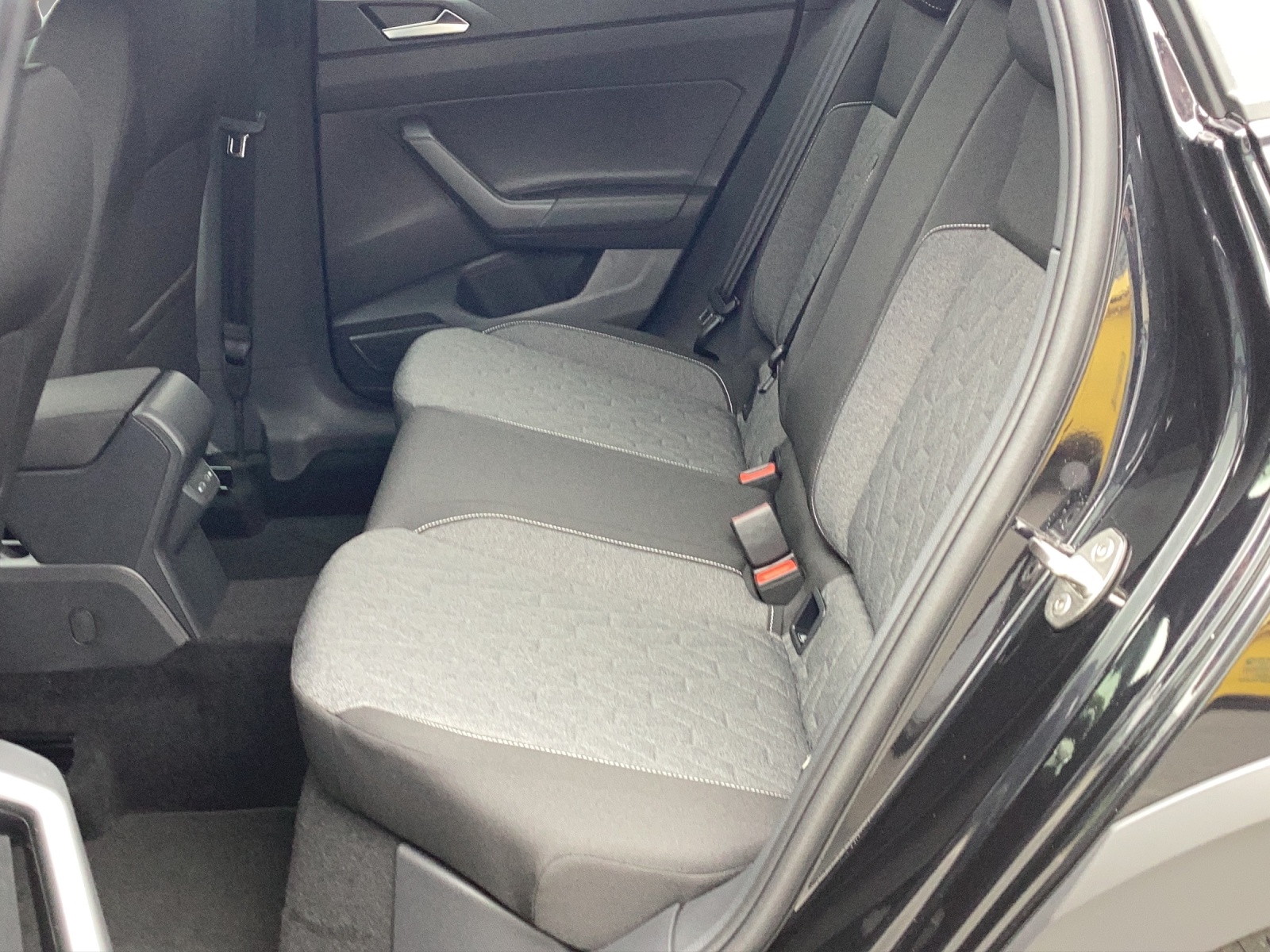 Fahrzeugabbildung Volkswagen Taigo Move DSG Matrix DAB Keyless
