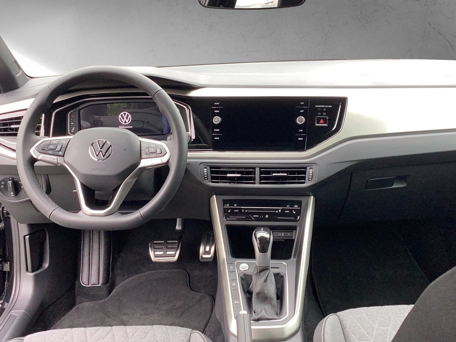 Fahrzeugabbildung Volkswagen Taigo Move DSG Matrix DAB Keyless