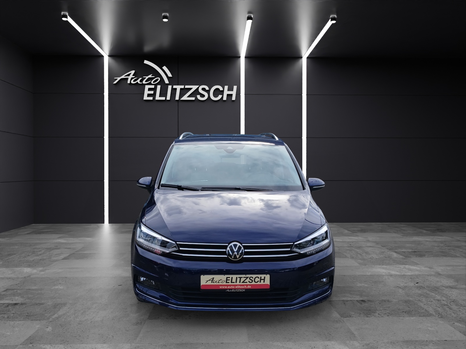 Fahrzeugabbildung Volkswagen Touran TDI Highline DSG 7-Si LED AHK Navi AID ACC RFK SH