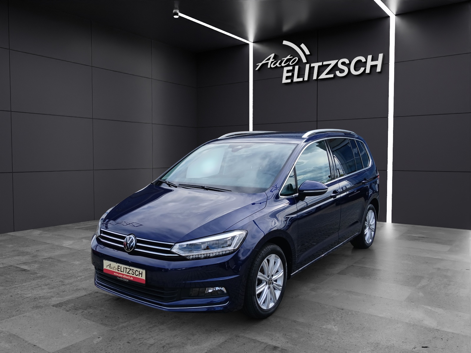 Fahrzeugabbildung Volkswagen Touran TDI Highline DSG 7-Si LED AHK Navi AID ACC RFK SH