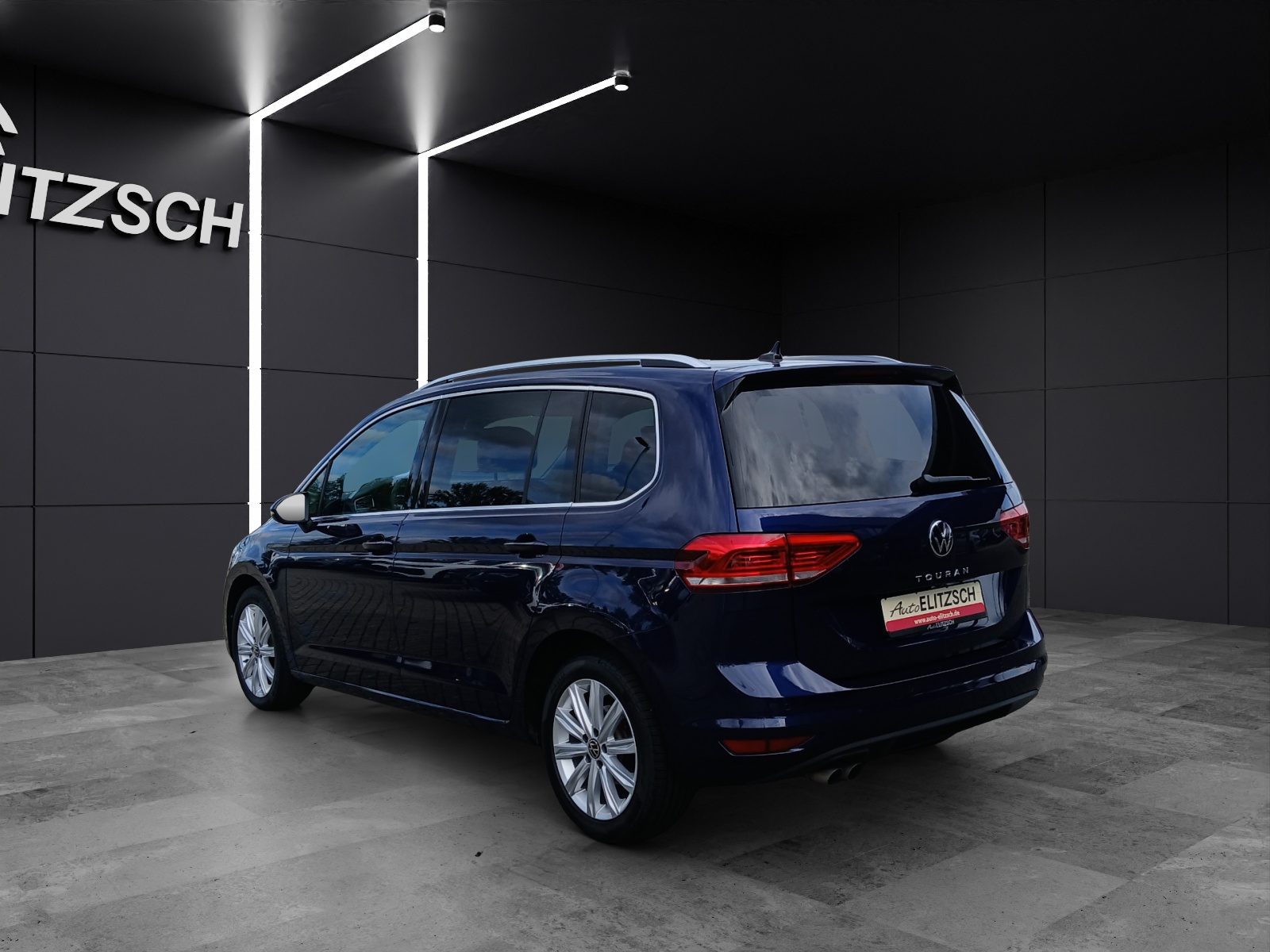 Fahrzeugabbildung Volkswagen Touran TDI Highline DSG 7-Si LED AHK Navi AID ACC RFK SH