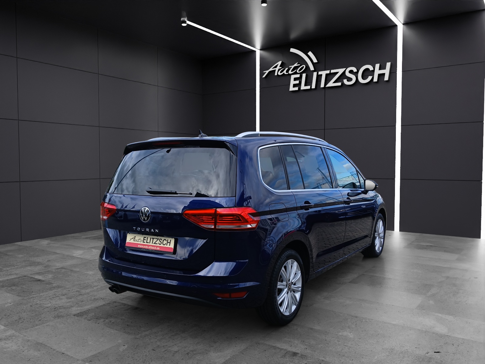 Fahrzeugabbildung Volkswagen Touran TDI Highline DSG 7-Si LED AHK Navi AID ACC RFK SH