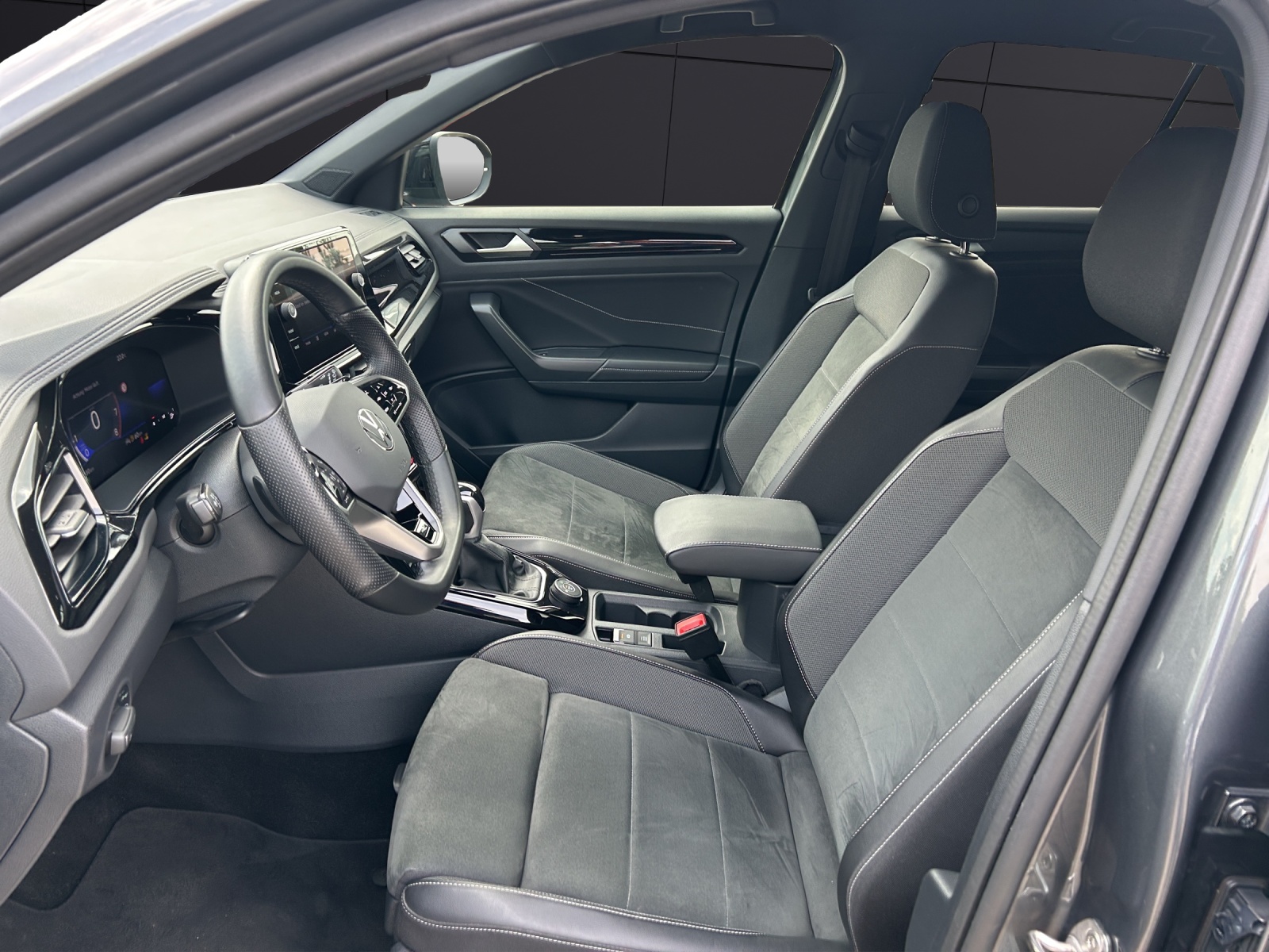 Fahrzeugabbildung Volkswagen T-Roc 2.0 TSI R-Line 4M MATRIX Standhzg Navi ACC SHZ VC
