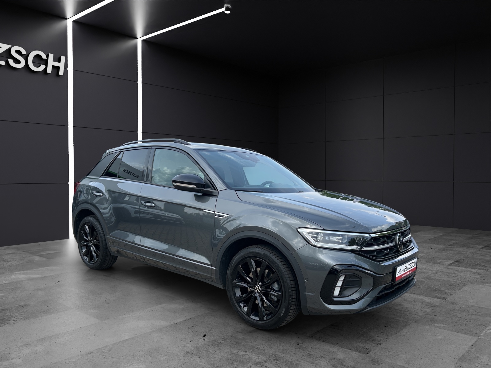 Fahrzeugabbildung Volkswagen T-Roc 2.0 TSI R-Line 4M MATRIX Standhzg Navi ACC SHZ VC