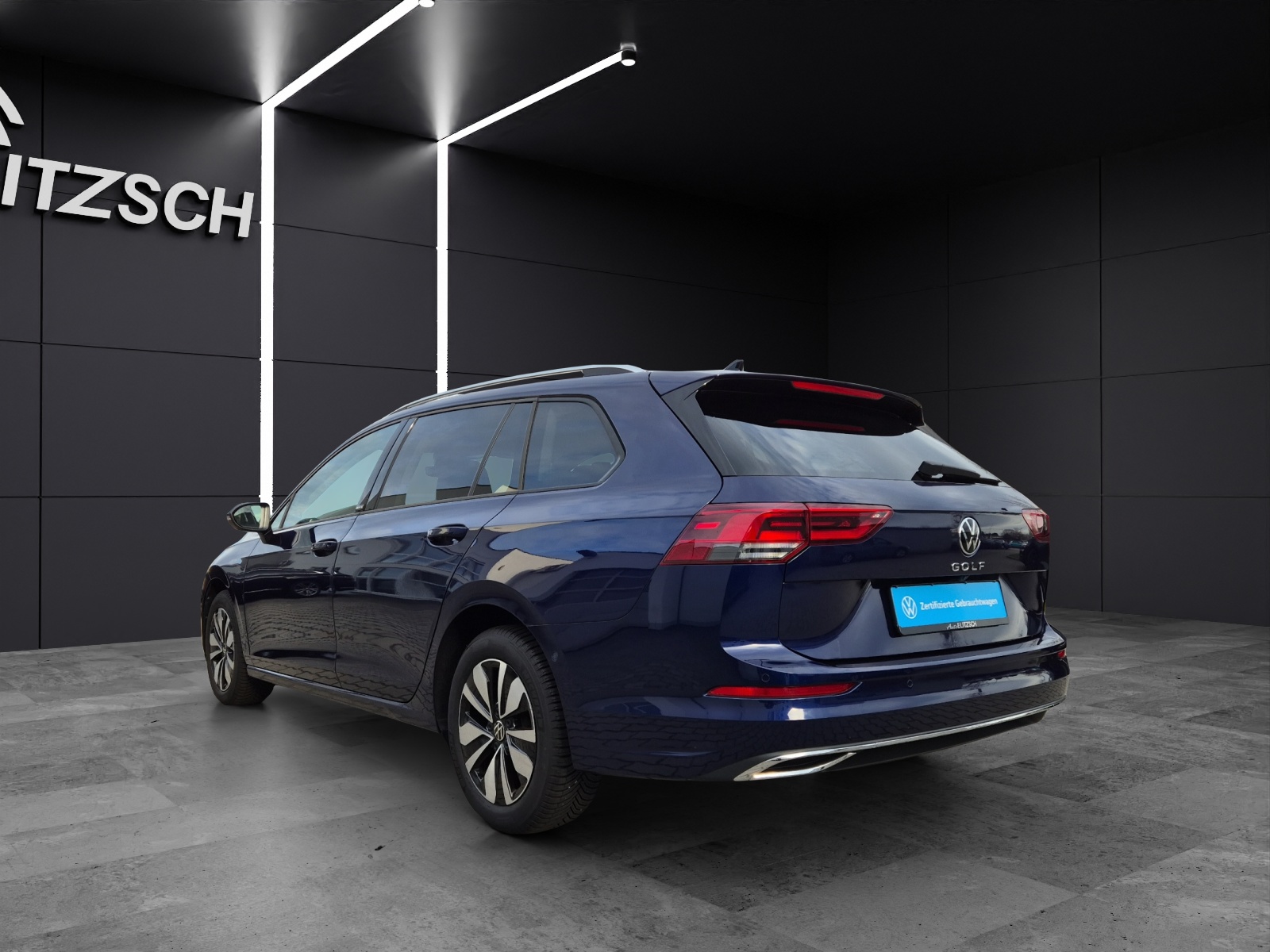 Fahrzeugabbildung Volkswagen Golf VIII Variant TSI Move LED ACC AID NAVI PDC SHZ LM
