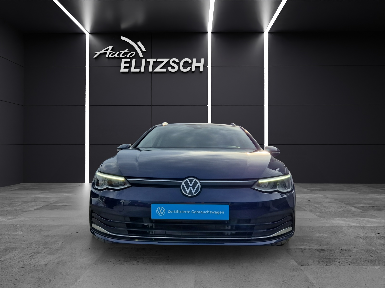 Fahrzeugabbildung Volkswagen Golf VIII Variant TSI Move LED ACC AID NAVI PDC SHZ LM