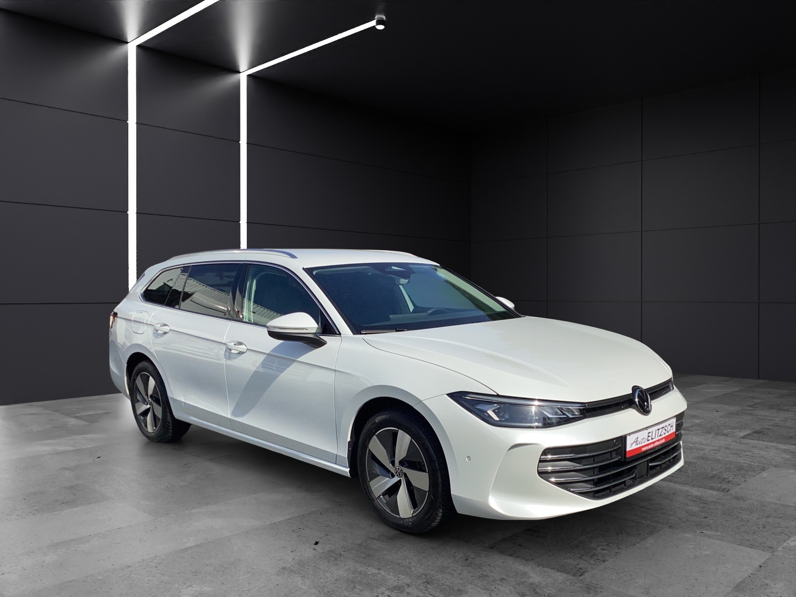 Fahrzeugabbildung Volkswagen Passat TDI Elegance DSG LED ACC AHK NAVI TRAILERASSIST