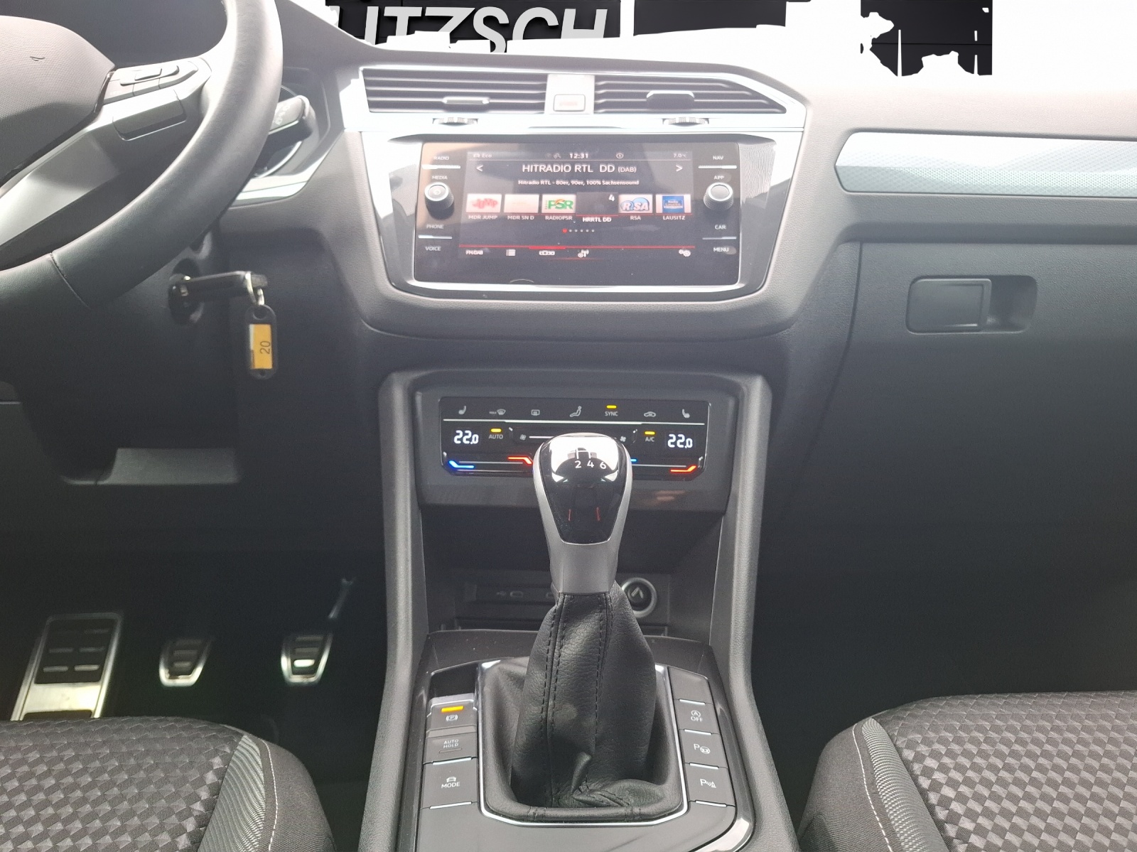 Fahrzeugabbildung Volkswagen Tiguan TSI Active LED Navi ACC RFK SH 18