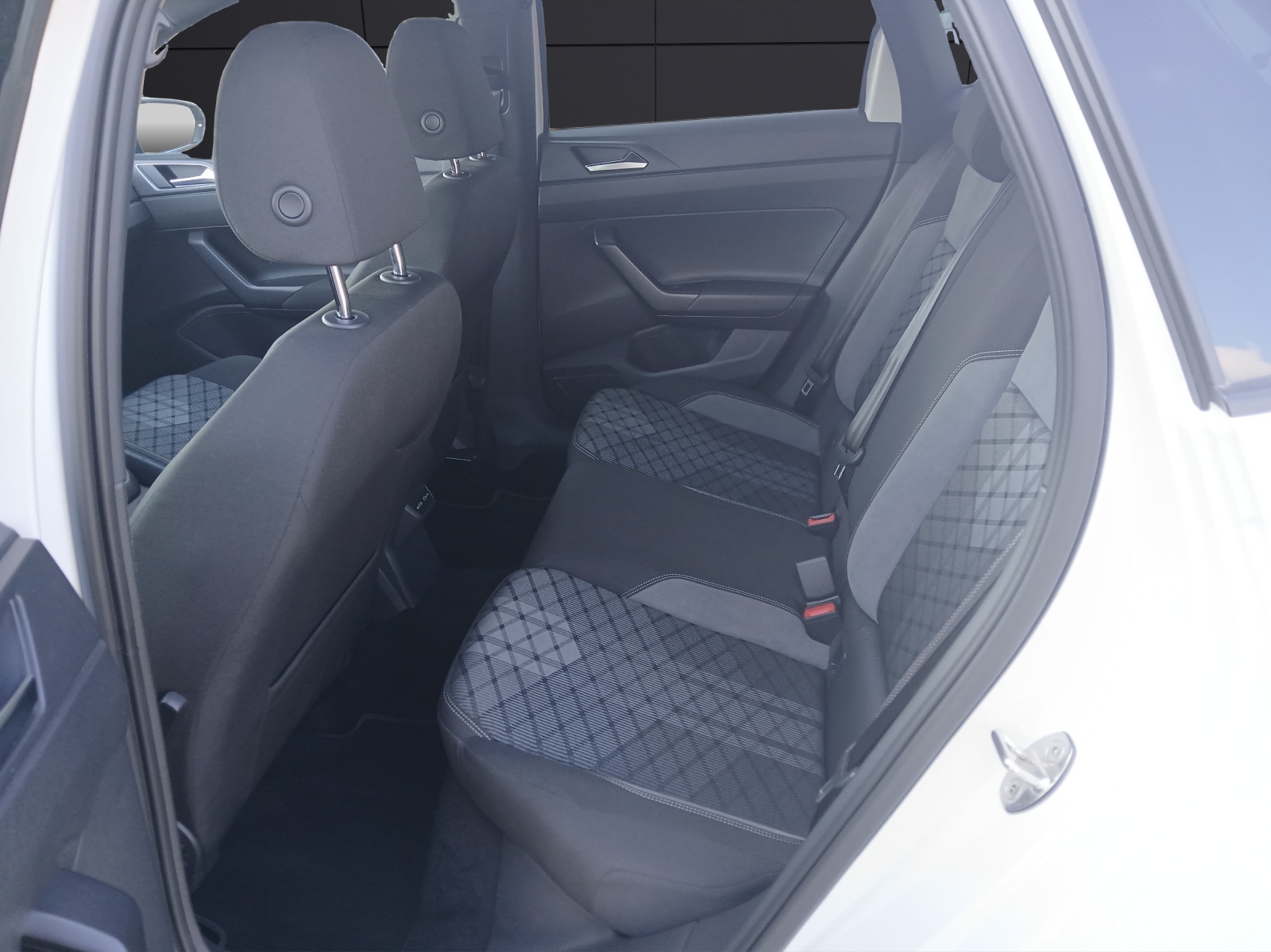Fahrzeugabbildung Volkswagen Polo TSI R-Line Matrix Pano ACC PDC SH 17
