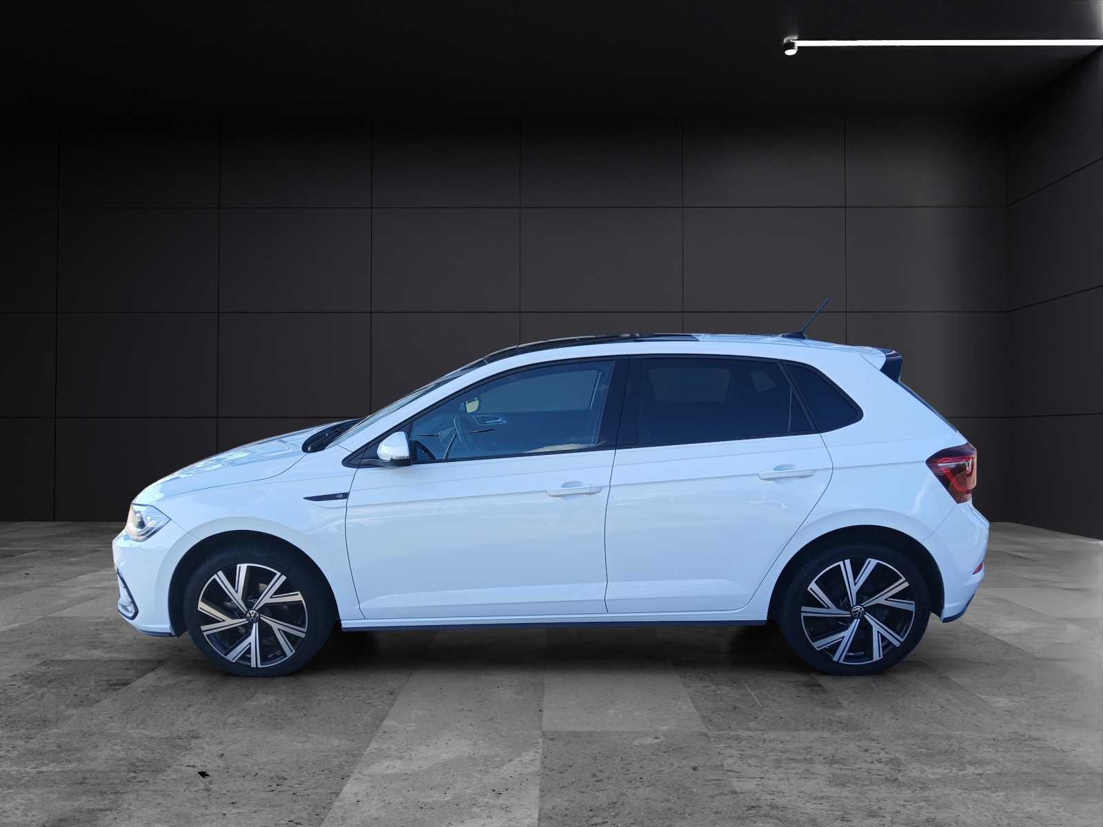 Fahrzeugabbildung Volkswagen Polo TSI R-Line Matrix Pano ACC PDC SH 17