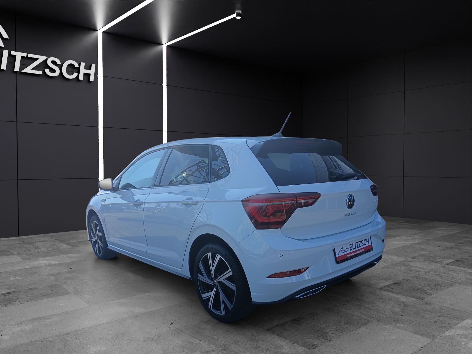 Fahrzeugabbildung Volkswagen Polo TSI R-Line Matrix Pano ACC PDC SH 17