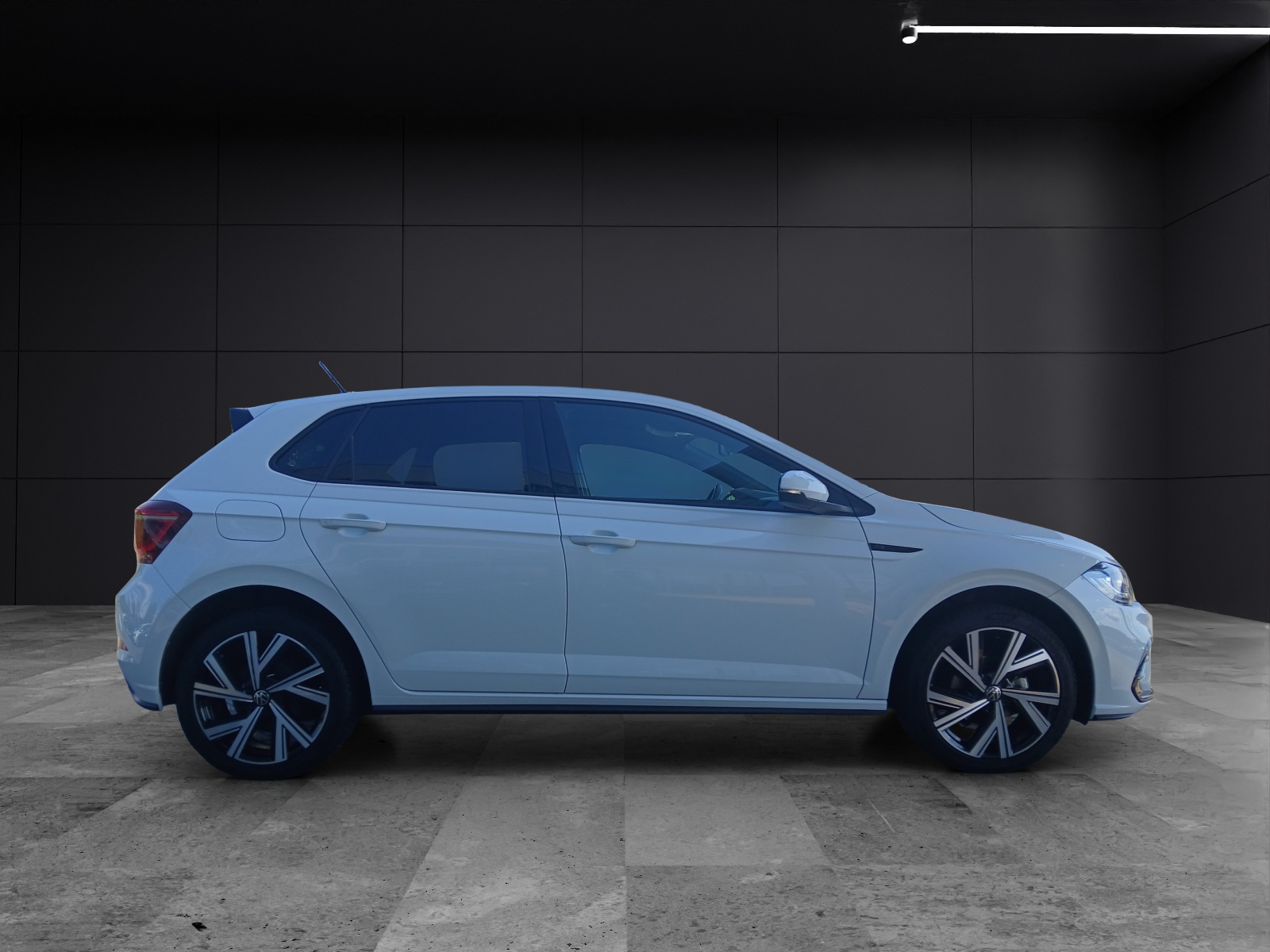 Fahrzeugabbildung Volkswagen Polo TSI R-Line Matrix Pano ACC PDC SH 17