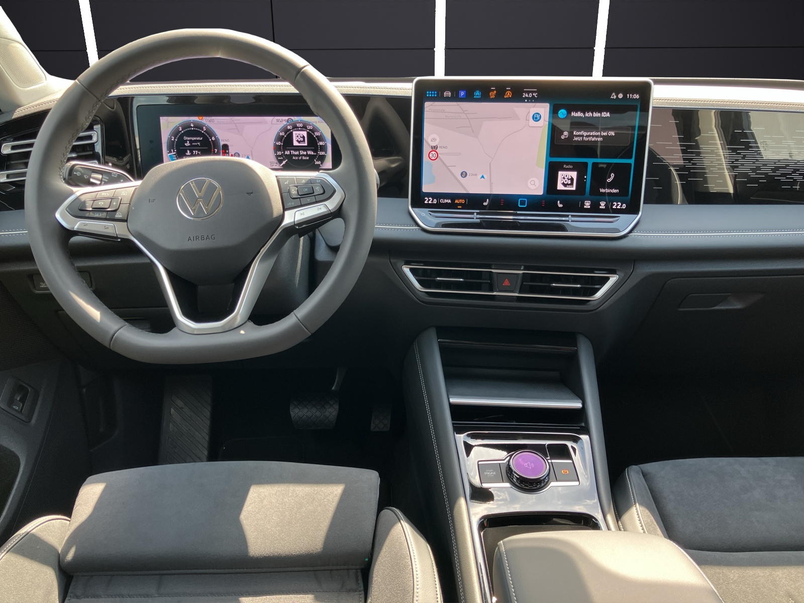 Fahrzeugabbildung Volkswagen Tiguan TSI Elegance 4M AHZV DCC LED+ STANDH.
