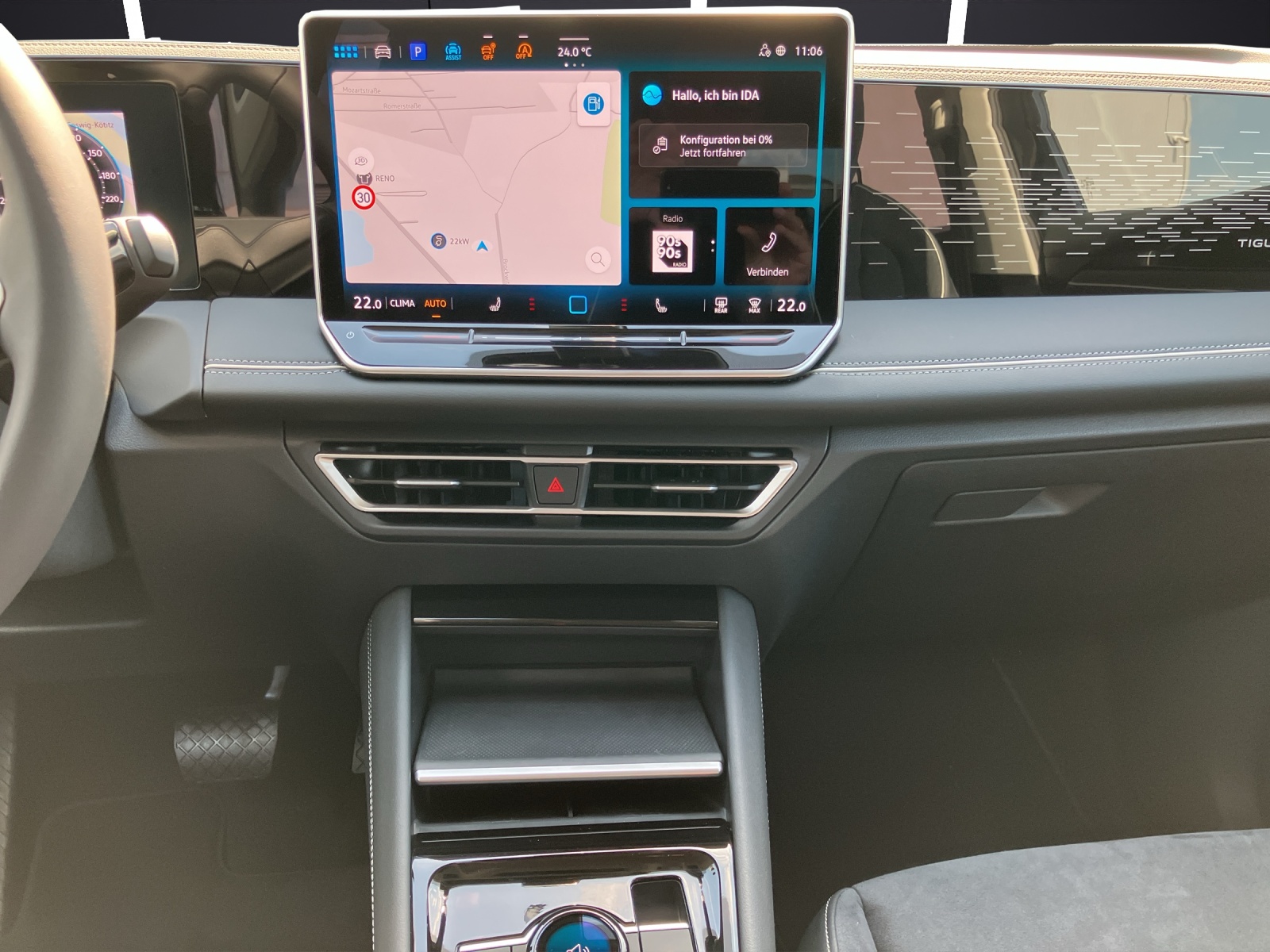 Fahrzeugabbildung Volkswagen Tiguan TSI Elegance 4M AHZV DCC LED+ STANDH.