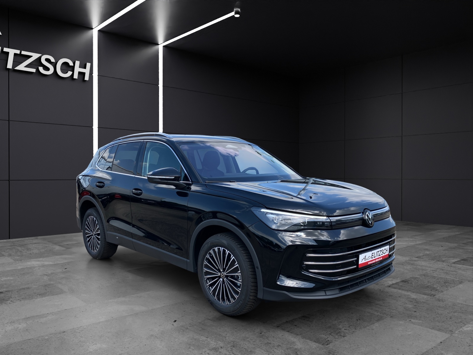 Fahrzeugabbildung Volkswagen Tiguan TSI Elegance 4M AHZV DCC LED+ STANDH.