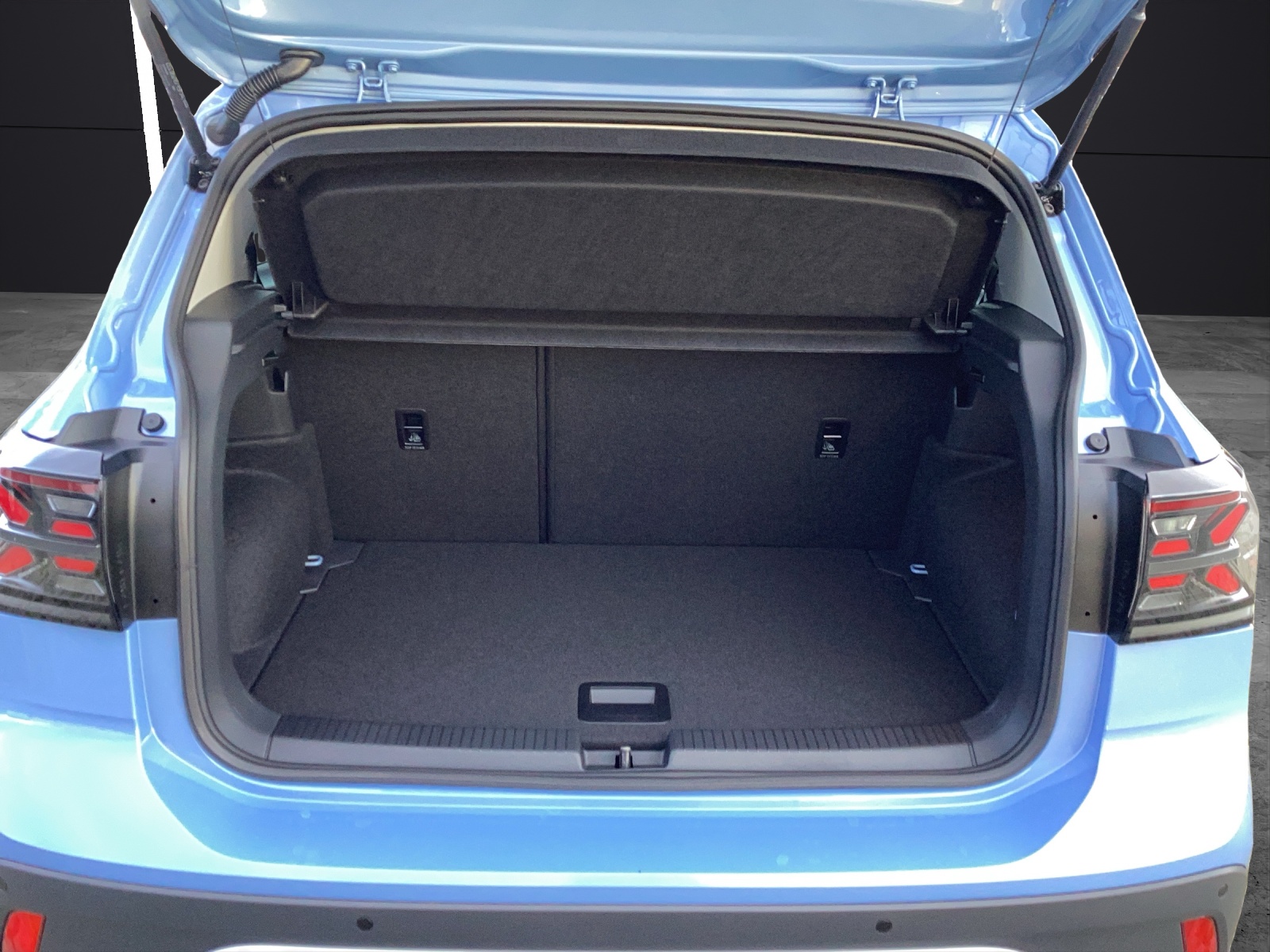 Fahrzeugabbildung Volkswagen T-Cross Style LED DAB ACC Rear View