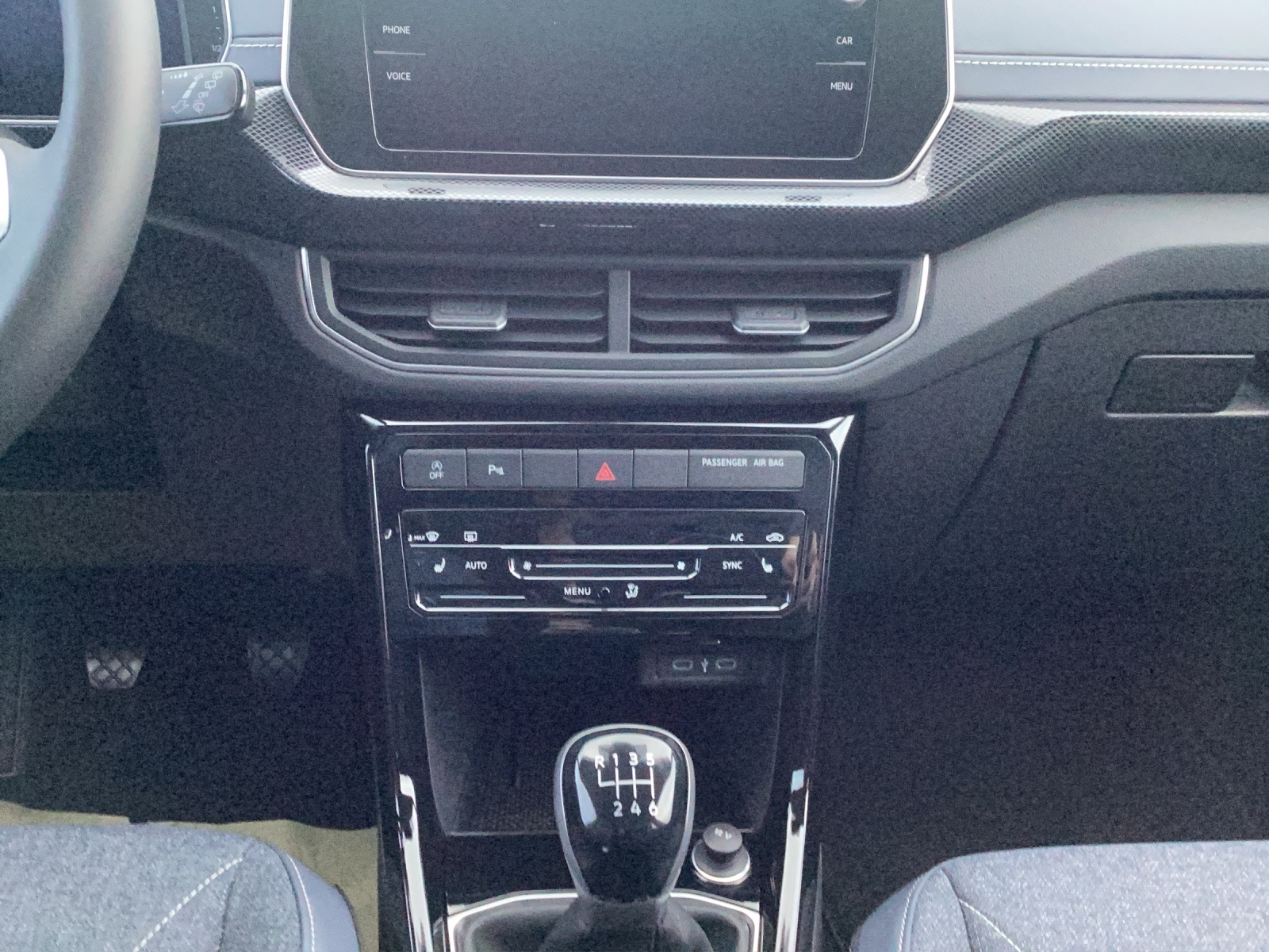 Fahrzeugabbildung Volkswagen T-Cross Style LED DAB ACC Rear View