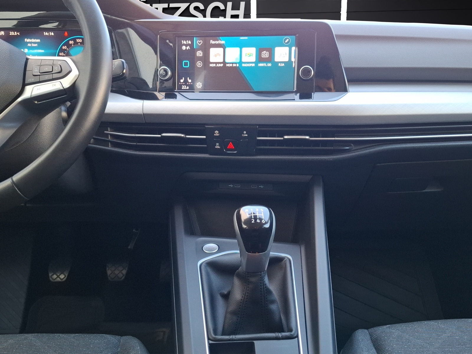 Fahrzeugabbildung Volkswagen Golf VIII Variant TDI Life LED CarPlay AID ACC PDC SH LM