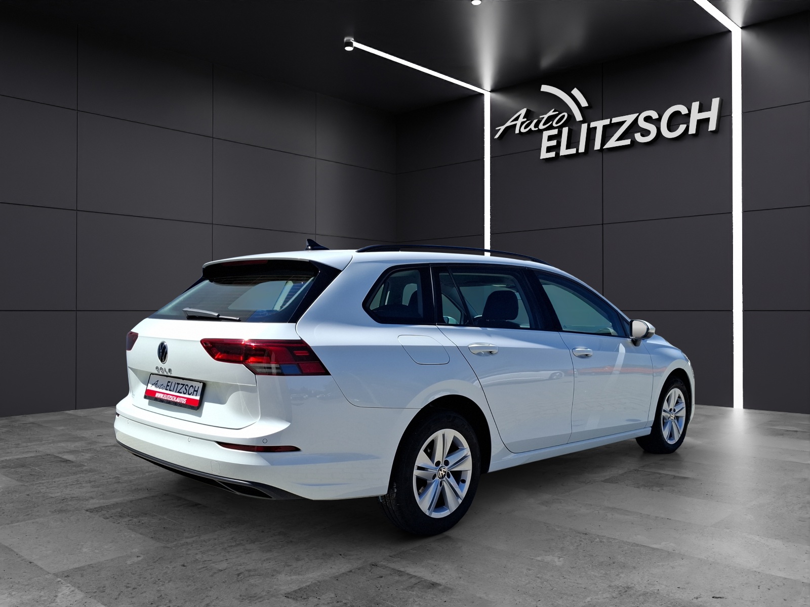 Fahrzeugabbildung Volkswagen Golf VIII Variant TDI Life LED CarPlay AID ACC PDC SH LM