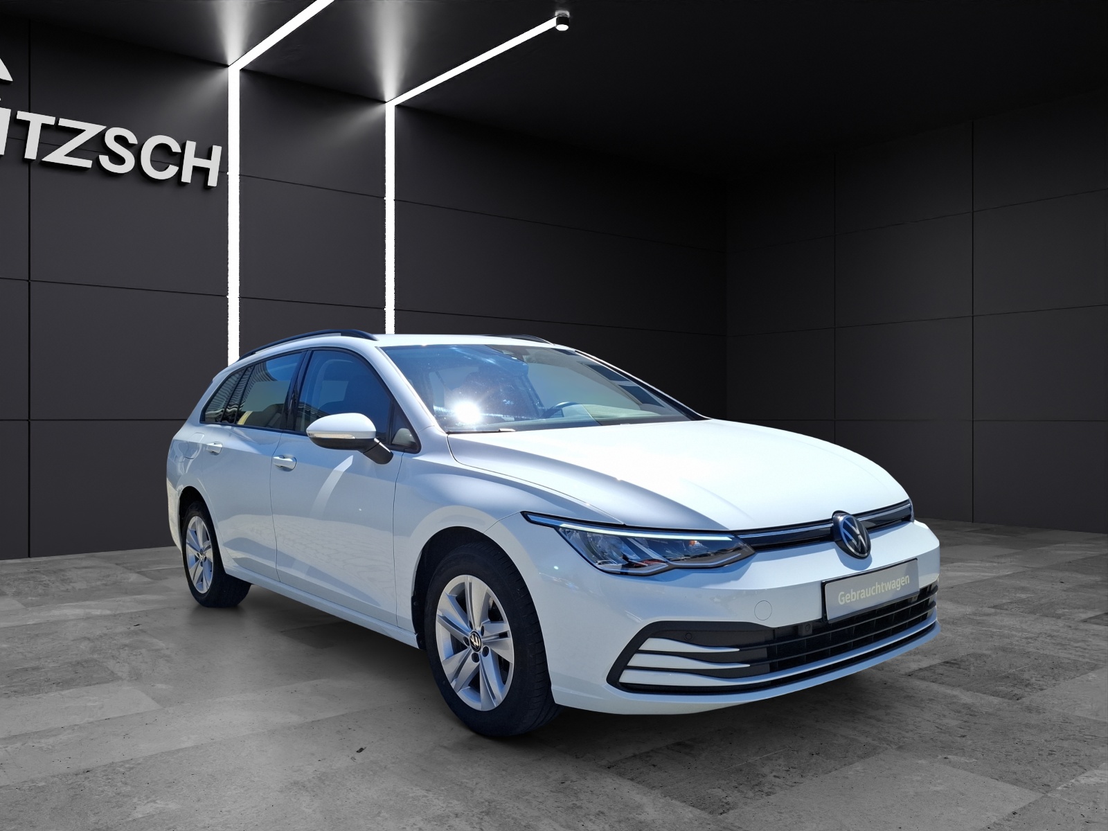 Fahrzeugabbildung Volkswagen Golf VIII Variant TDI Life LED CarPlay AID ACC PDC SH LM