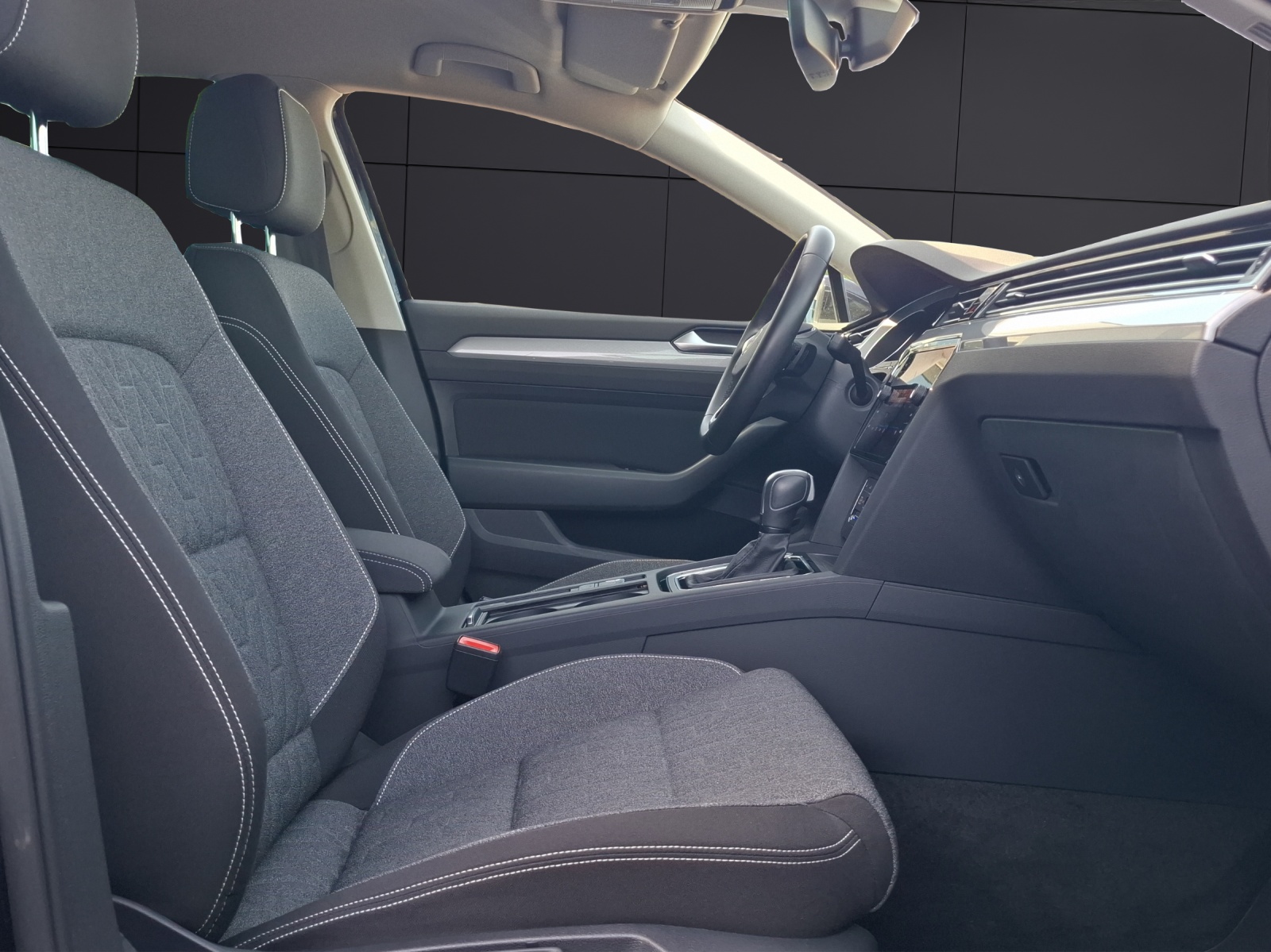 Fahrzeugabbildung Volkswagen Passat Variant TSI Business DSG Matrix Navi ACC RFK SH