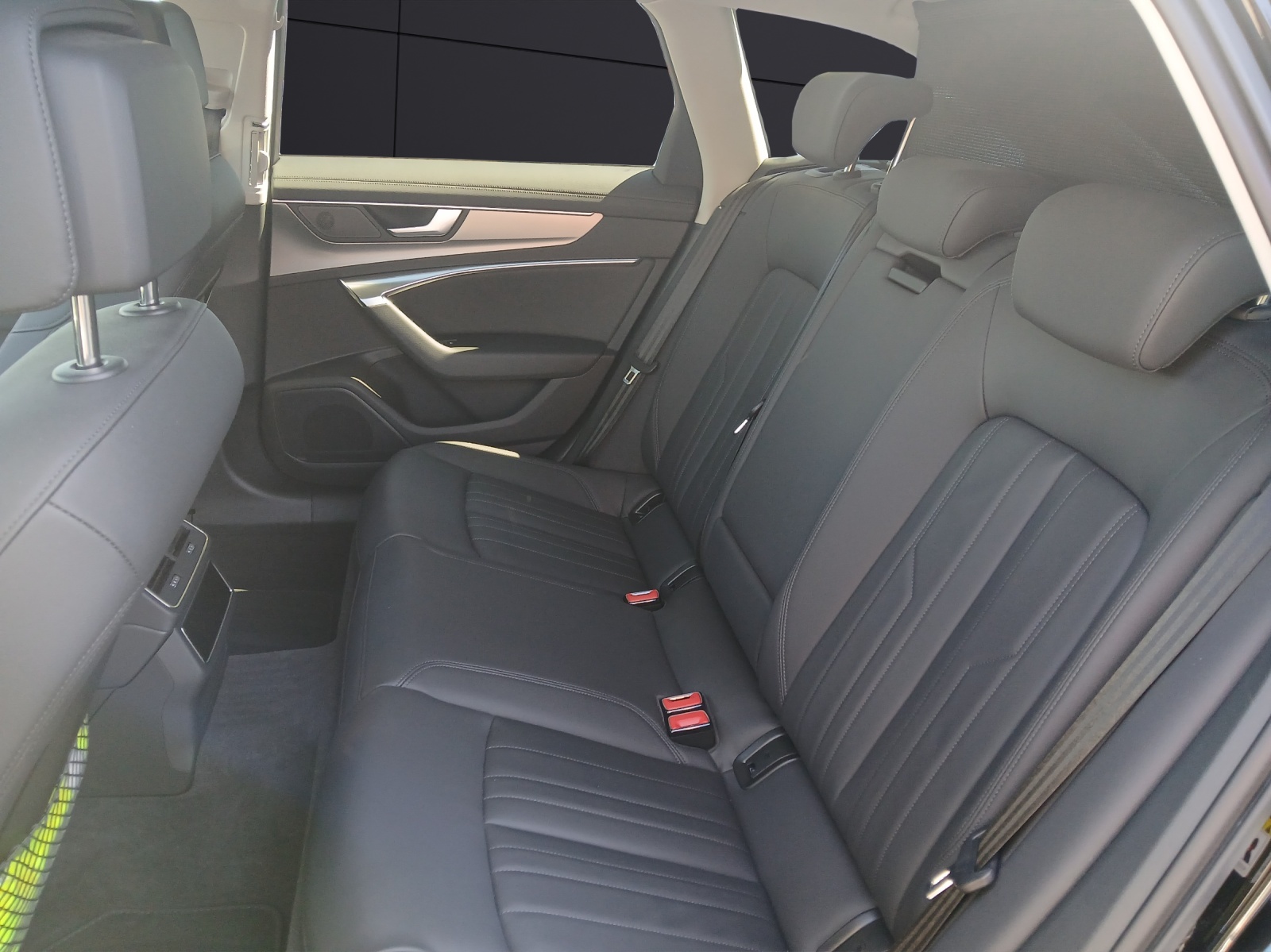 Fahrzeugabbildung Audi A6 Avant 40 TDI design quattro S-tronic Matrix AHK Navi ACC RFK