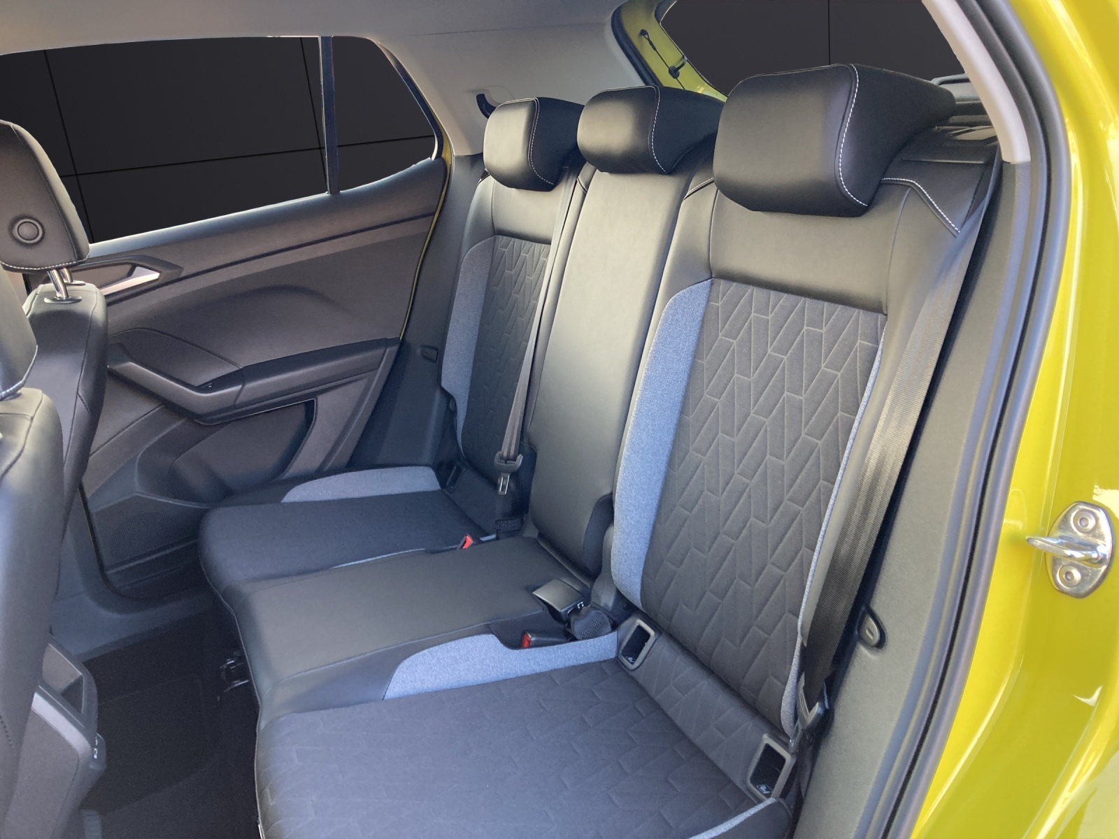 Fahrzeugabbildung Volkswagen T-CROSS TSI GOAL DSG LED Navi ACC SH VC