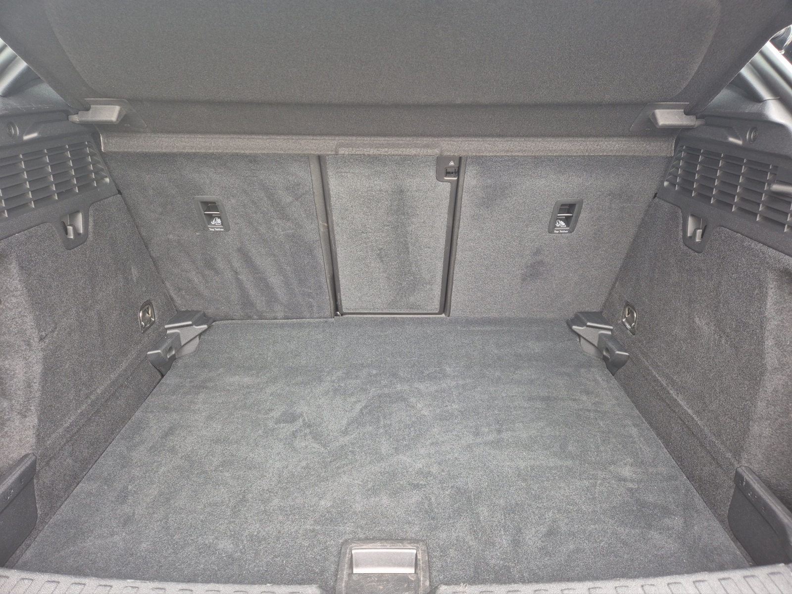 Fahrzeugabbildung Audi A3 Sportback 35 TFSI S line S-tronic LED ACC AVC NAVI PDC SHZ