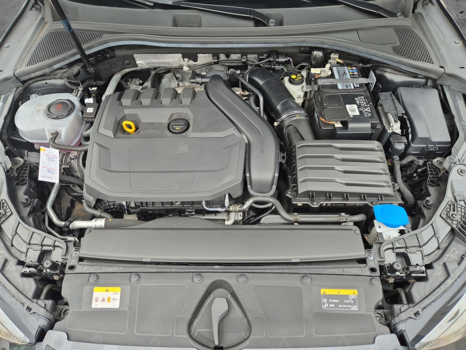 Fahrzeugabbildung Audi A3 Sportback 35 TFSI S line S-tronic LED ACC AVC NAVI PDC SHZ