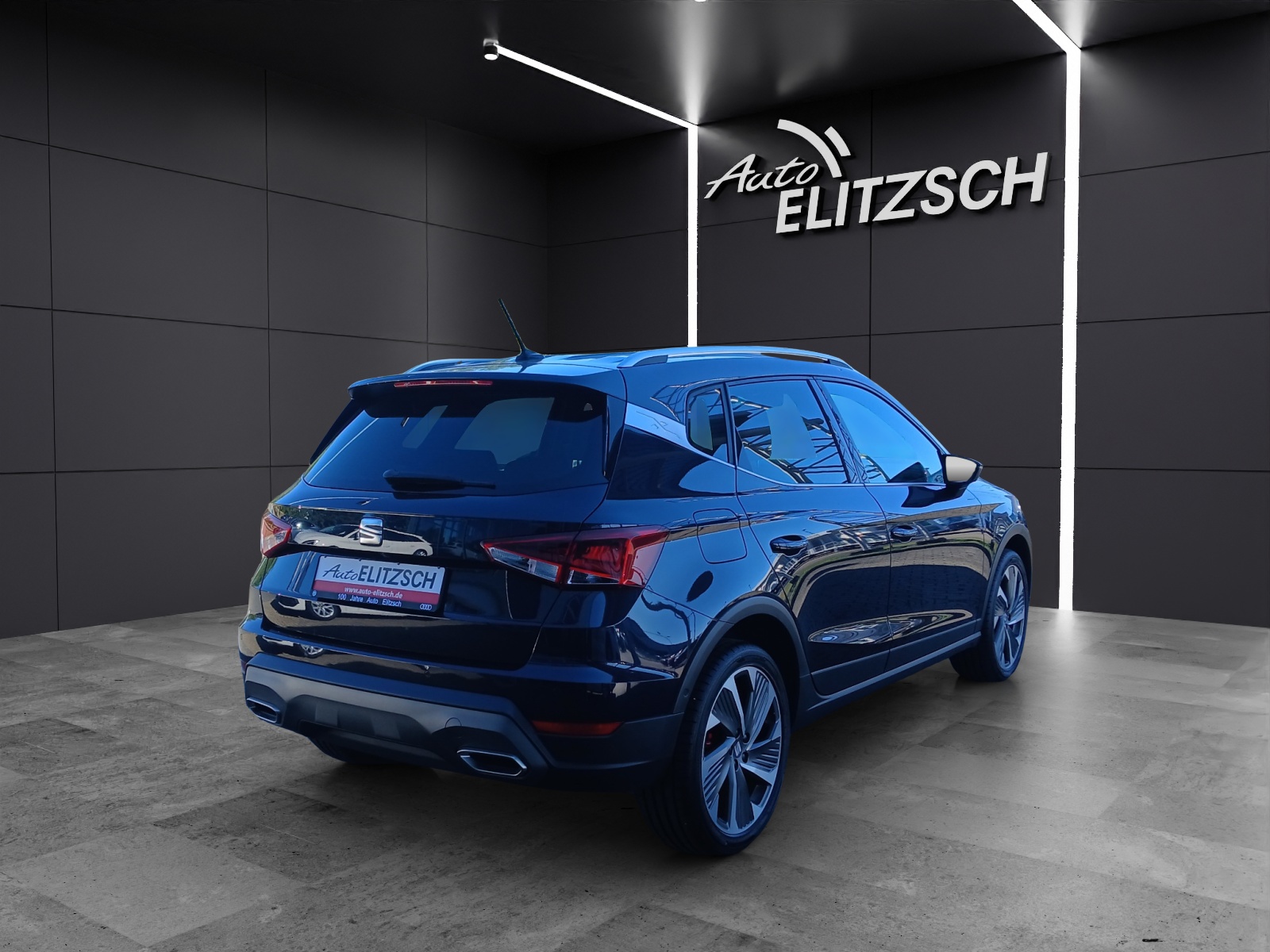 Fahrzeugabbildung SEAT Arona TSI FR-Line DSG LED Navi AID ACC RFK SH 18
