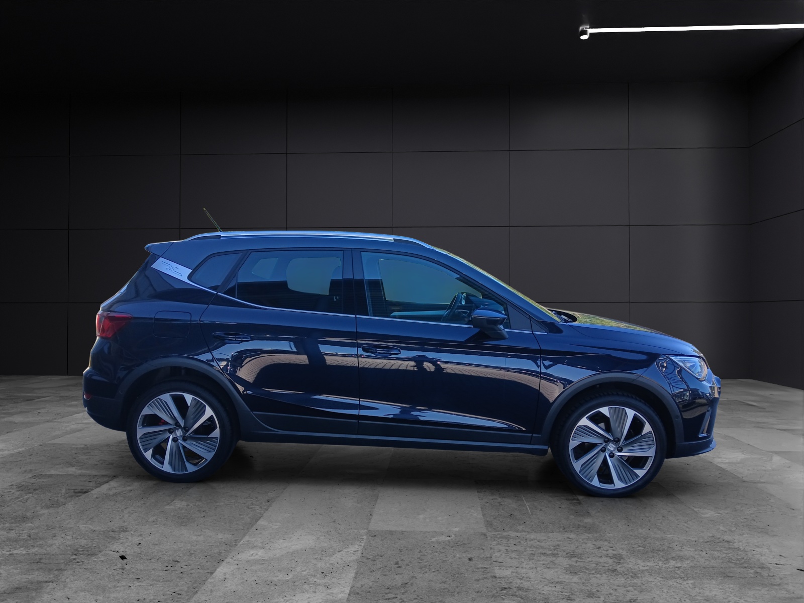 Fahrzeugabbildung SEAT Arona TSI FR-Line DSG LED Navi AID ACC RFK SH 18