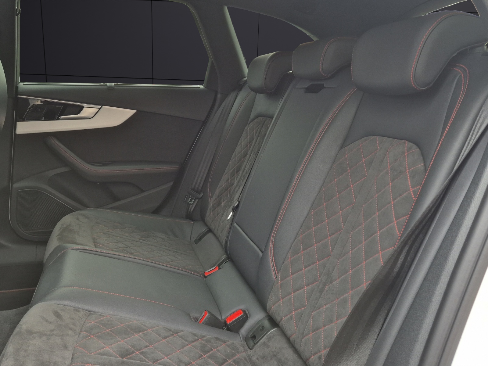 Fahrzeugabbildung Audi A4 Avant 50 TDI quattro S-line Standhzg. Matrix Navi B&O GRA RFK SH 19