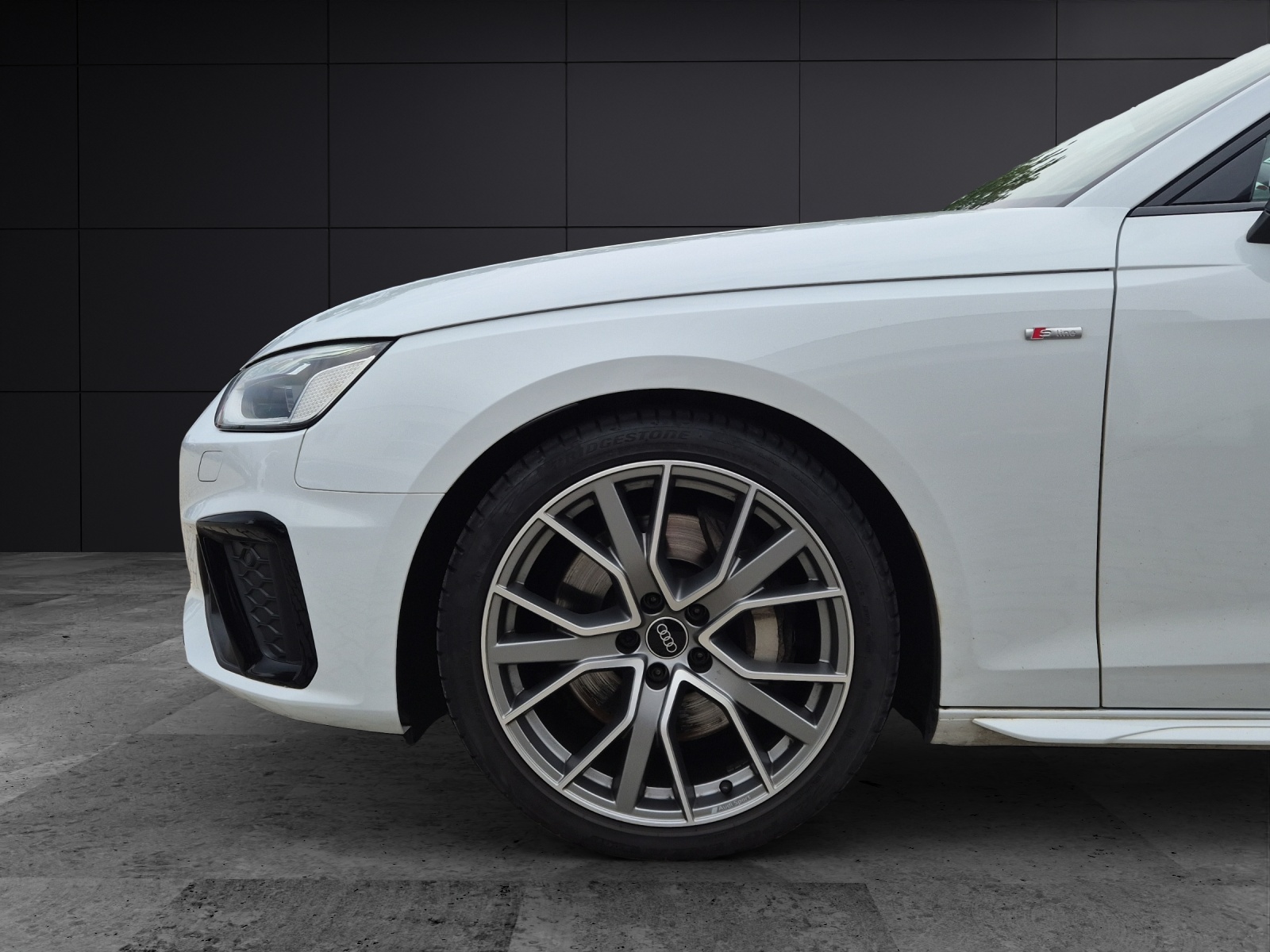 Fahrzeugabbildung Audi A4 Avant 50 TDI quattro S-line Standhzg. Matrix Navi B&O GRA RFK SH 19
