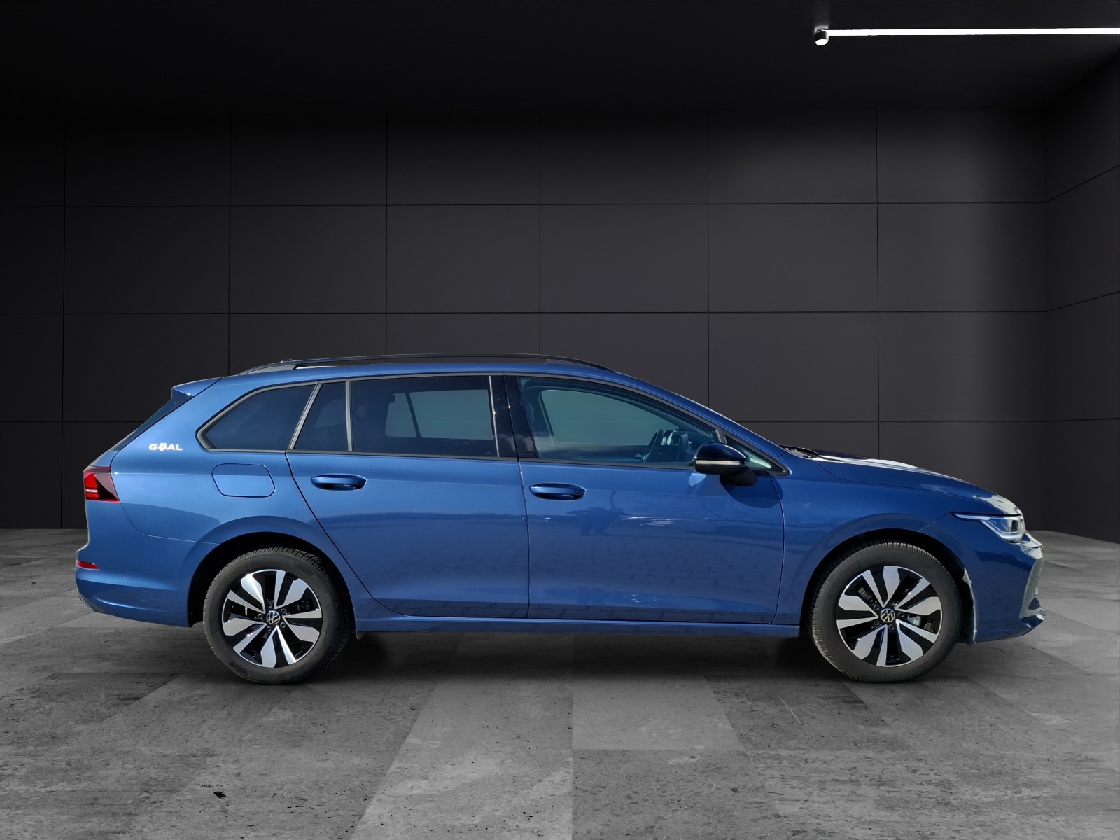 Fahrzeugabbildung Volkswagen Golf VIII Variant TSI Goal Standhzg. LED CarPlay AID ACC RFK SH LM