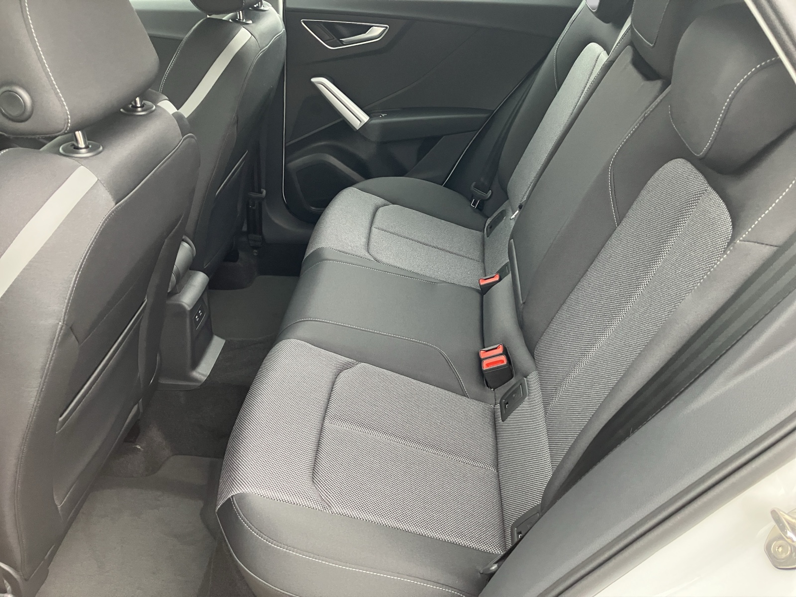 Fahrzeugabbildung Audi Q2 35 TFSI advanced Matrix GRA Vorb. Navi