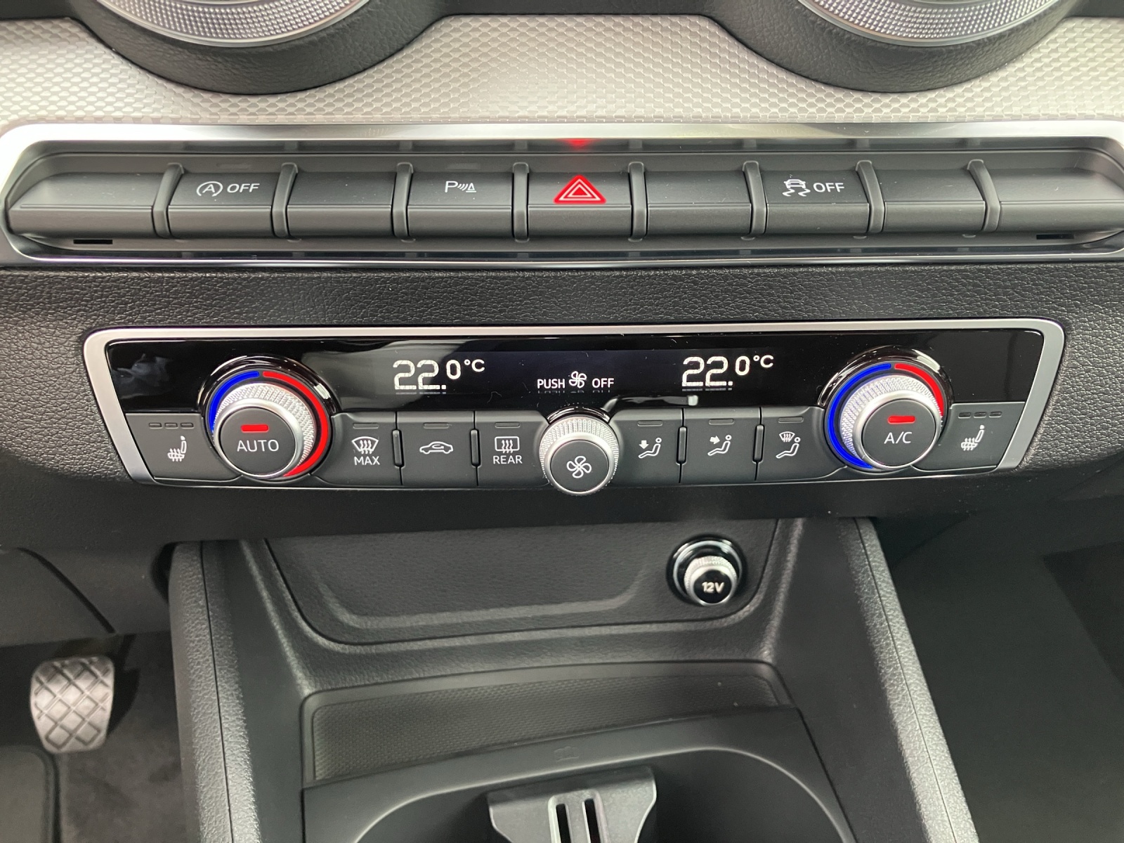 Fahrzeugabbildung Audi Q2 35 TFSI advanced Matrix GRA Vorb. Navi