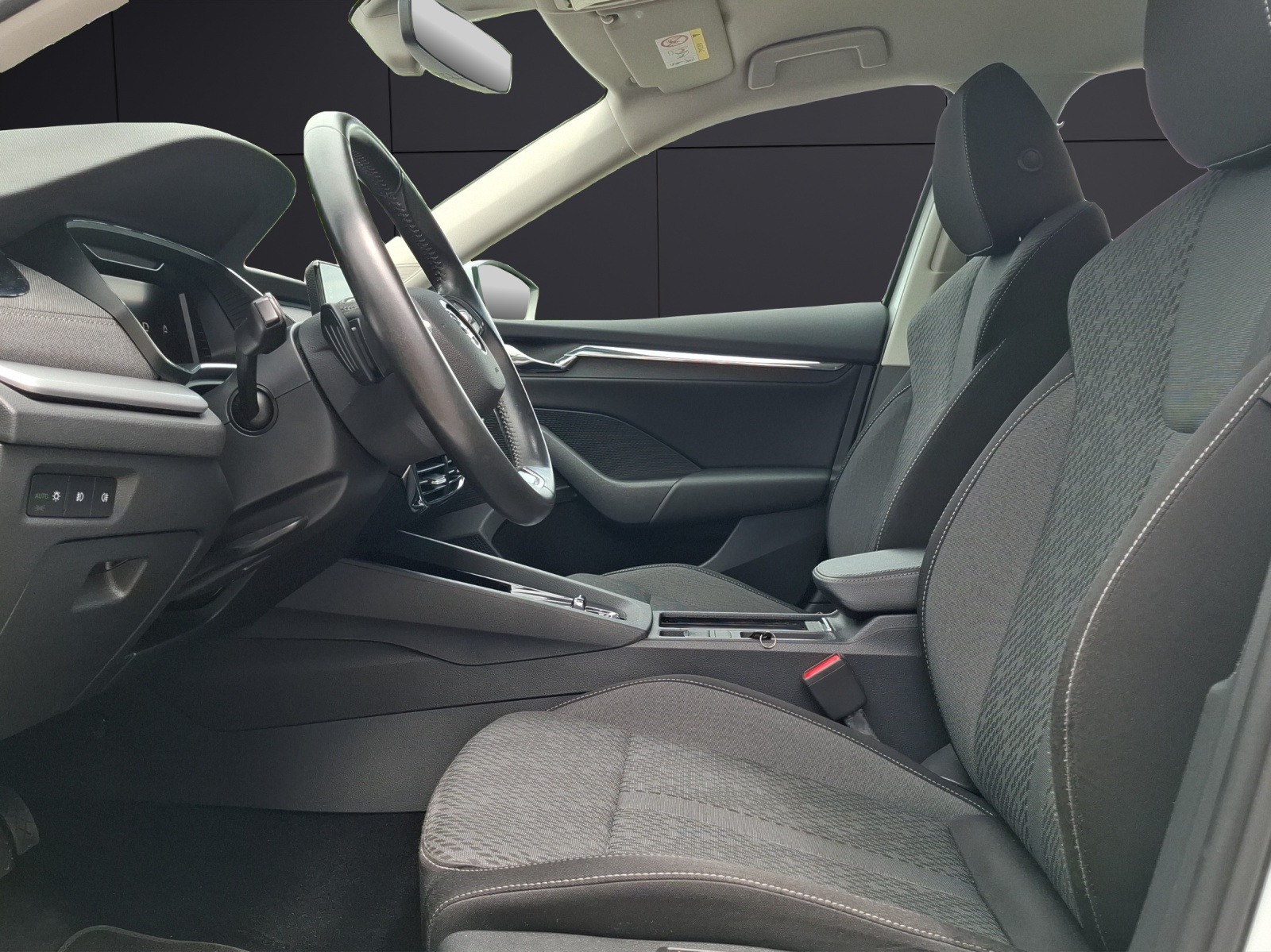 Fahrzeugabbildung SKODA Octavia Combi TDI First-Edition DSG Matrix AHK Navi ACC PDC SH