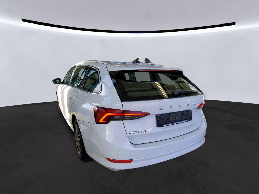 Fahrzeugabbildung SKODA Octavia Combi TDI First-Edition DSG Matrix AHK Navi ACC PDC SH