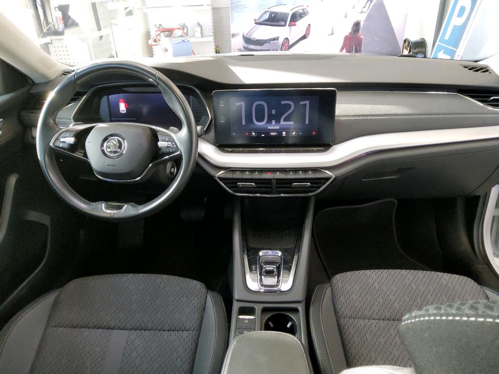 Fahrzeugabbildung SKODA Octavia Combi TDI First-Edition DSG Matrix AHK Navi ACC PDC SH