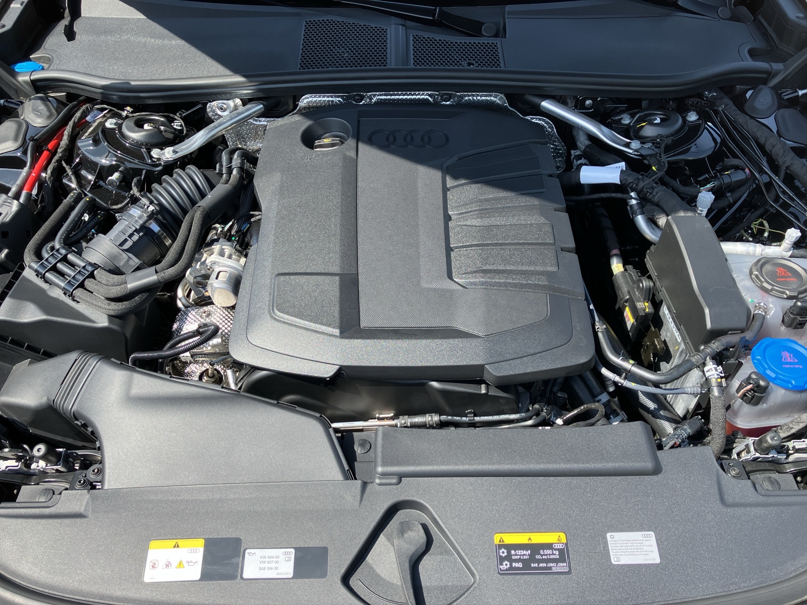 Fahrzeugabbildung Audi A6 Avant TDI edition one Q PANO MATRIX TECH PRO HEAD UP