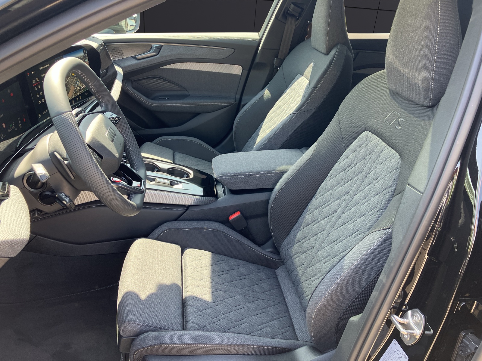 Fahrzeugabbildung Audi A6 Avant TDI edition one Q PANO MATRIX TECH PRO HEAD UP