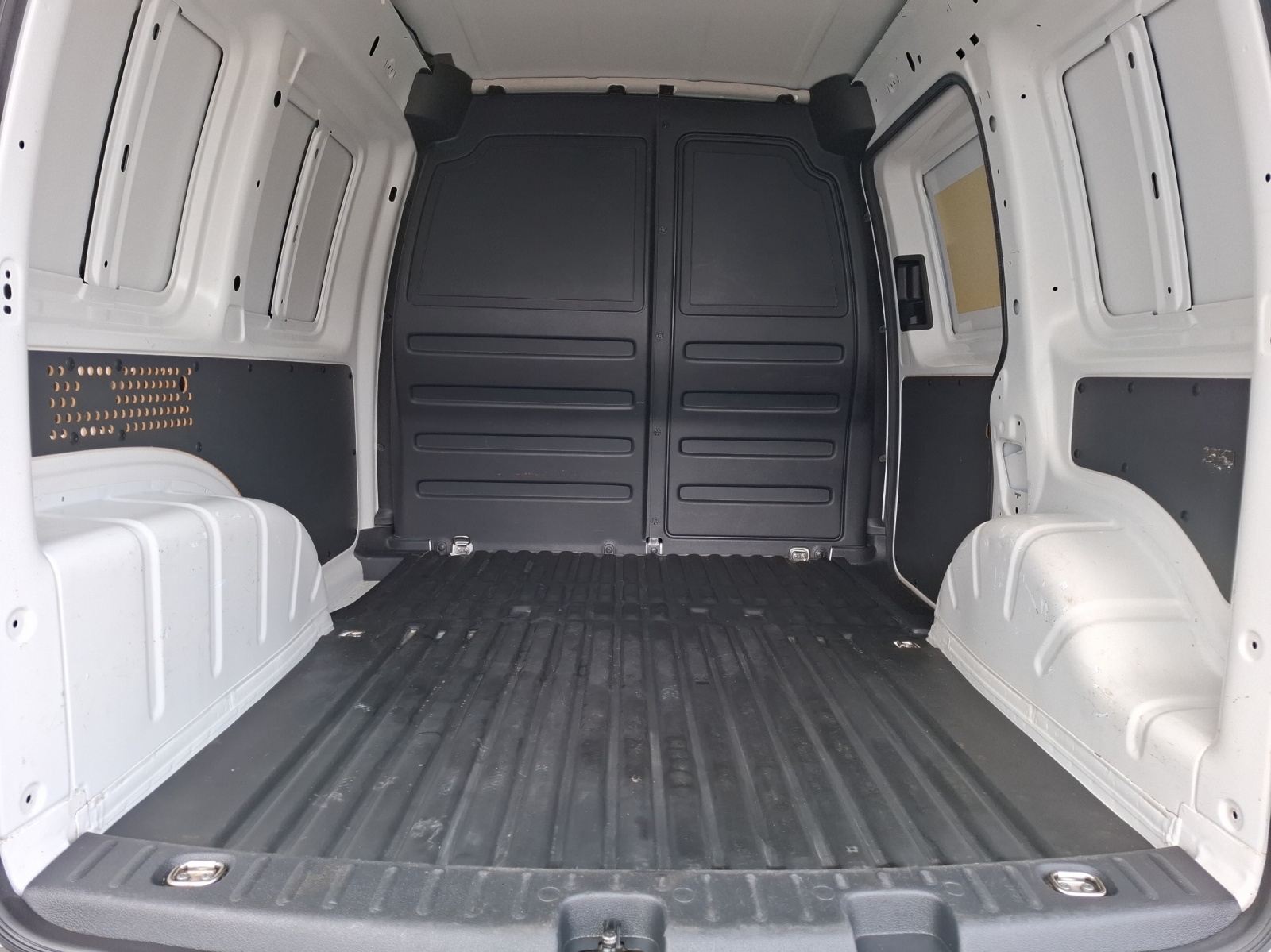 Fahrzeugabbildung Volkswagen Caddy Kasten TDI STH AHK SH