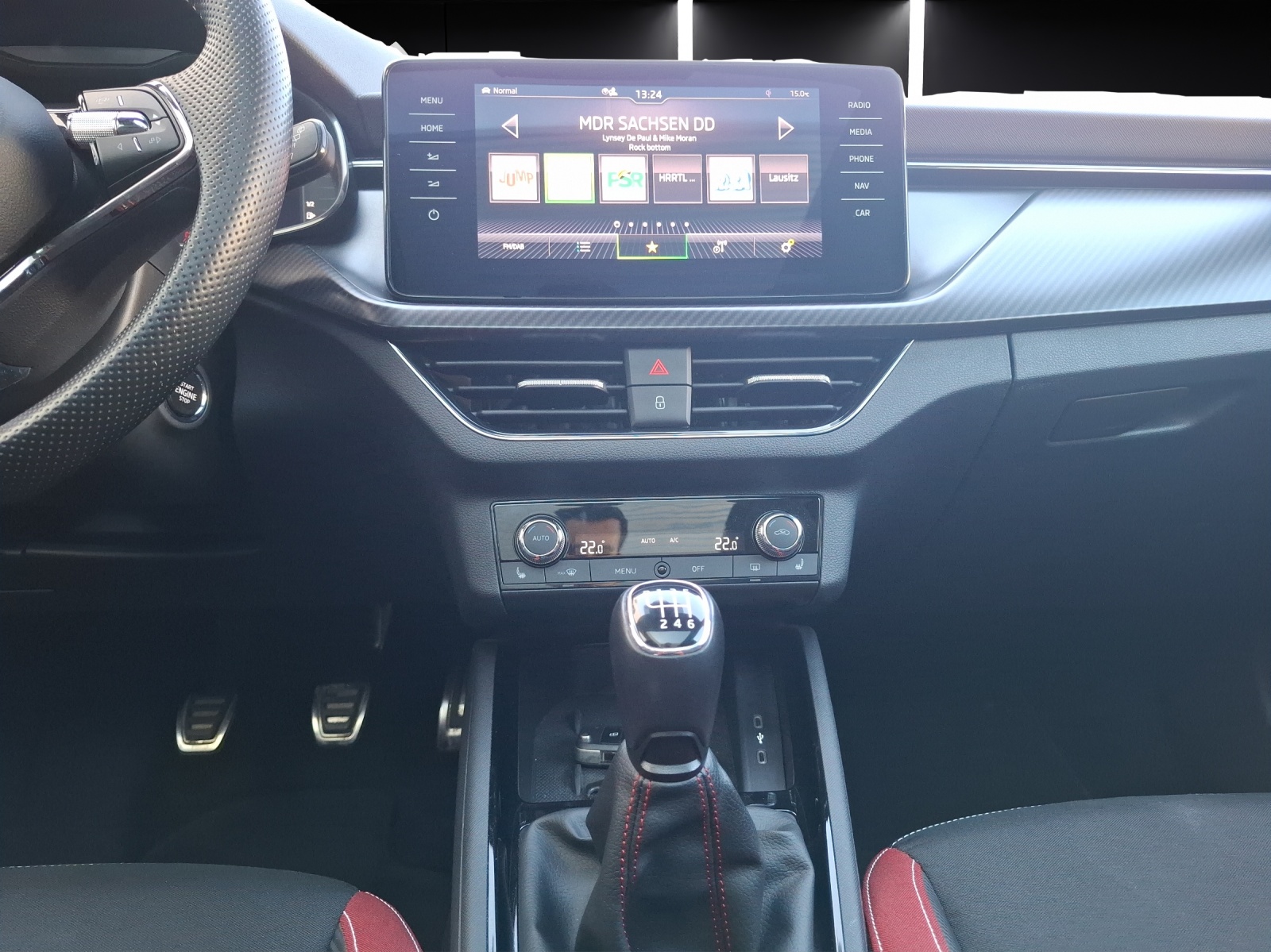 Fahrzeugabbildung SKODA Kamiq TSI Monte Carlo LED Navi AID Pano ACC PDC SH 18