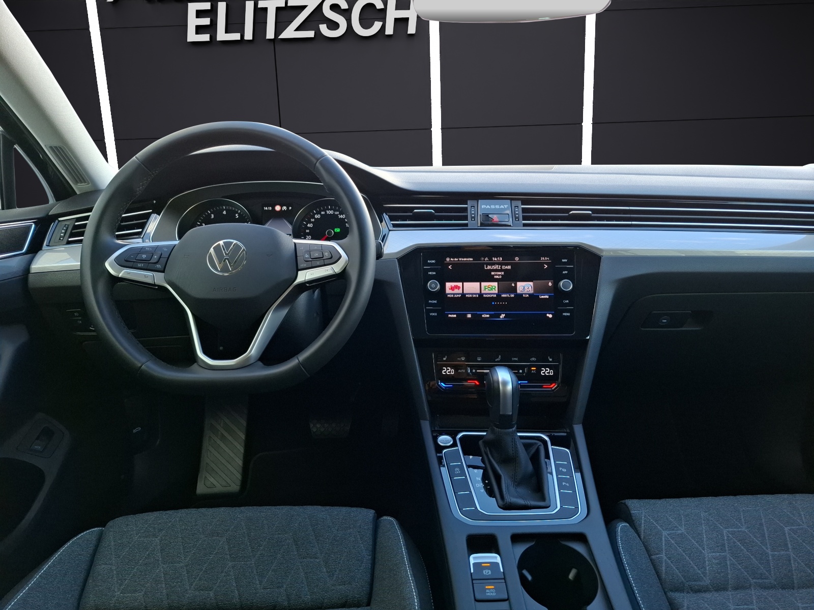 Fahrzeugabbildung Volkswagen Passat Variant TSI Business DSG STH Matrix Navi ACC RFK