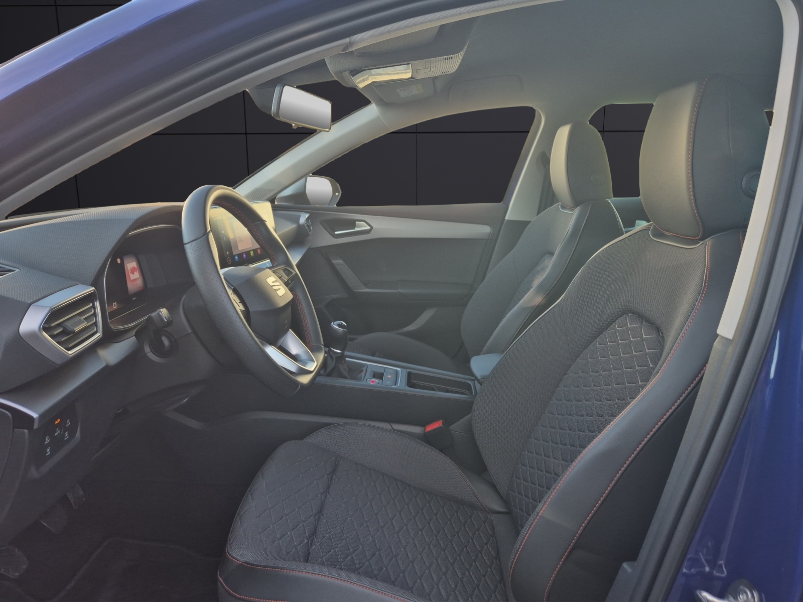Fahrzeugabbildung SEAT Leon TSI FR-Line LED Navi ACC Park-Assist SH LM