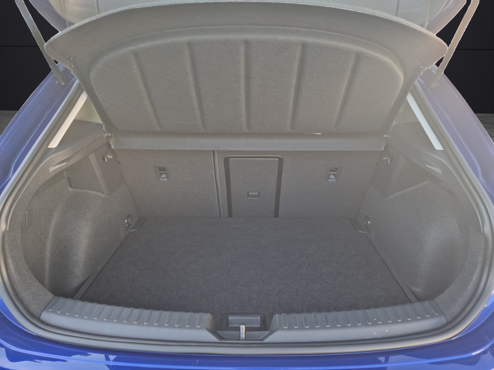 Fahrzeugabbildung SEAT Leon TSI FR-Line LED Navi ACC Park-Assist SH LM