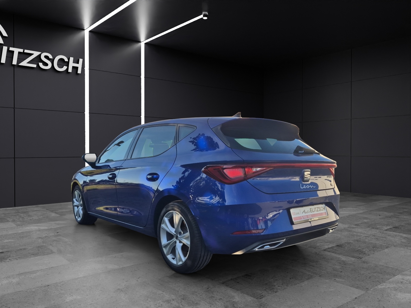 Fahrzeugabbildung SEAT Leon TSI FR-Line LED Navi ACC Park-Assist SH LM