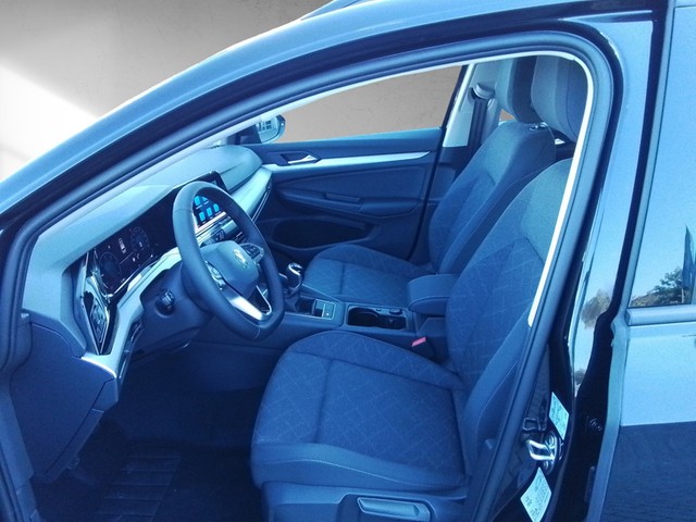 Fahrzeugabbildung Volkswagen Golf VIII Variant 2.0 TDI Life Navi LED ACC PDC