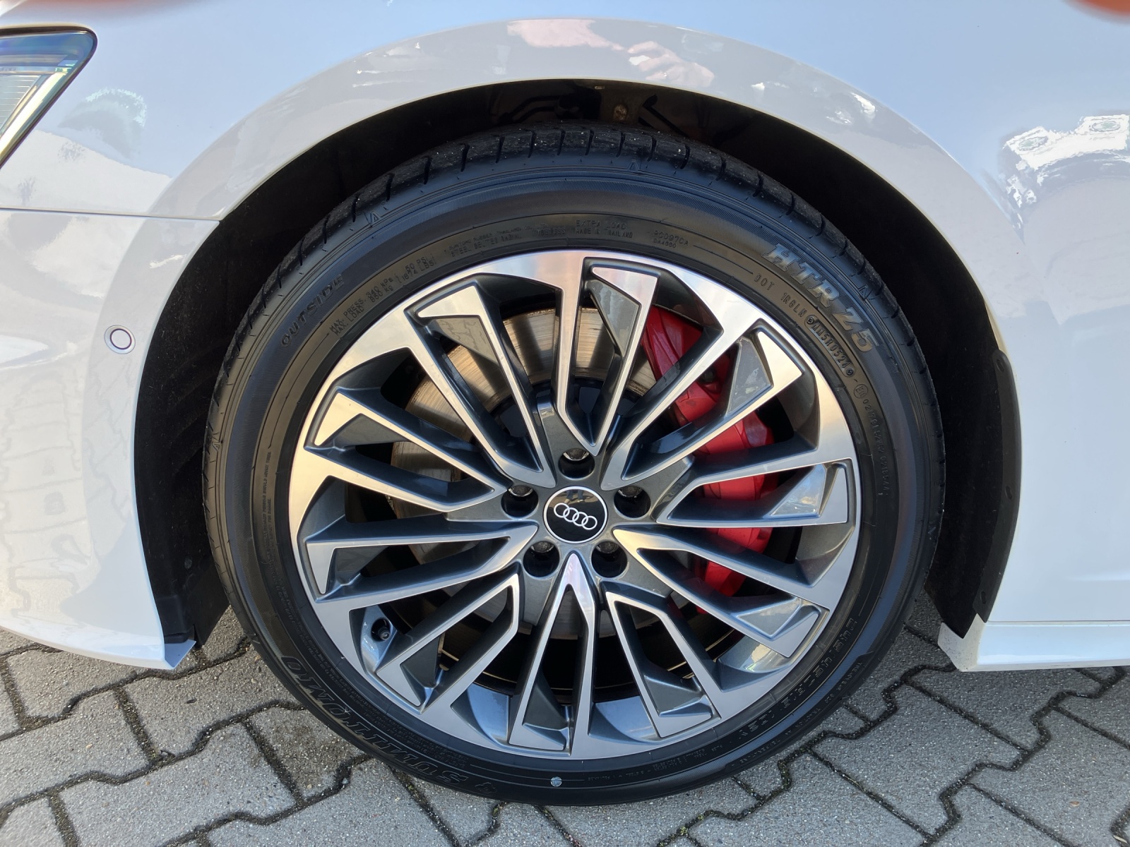 Fahrzeugabbildung Audi A6 Avant 55 TFSI e Q sport S line MATRIX ACC AHK 19